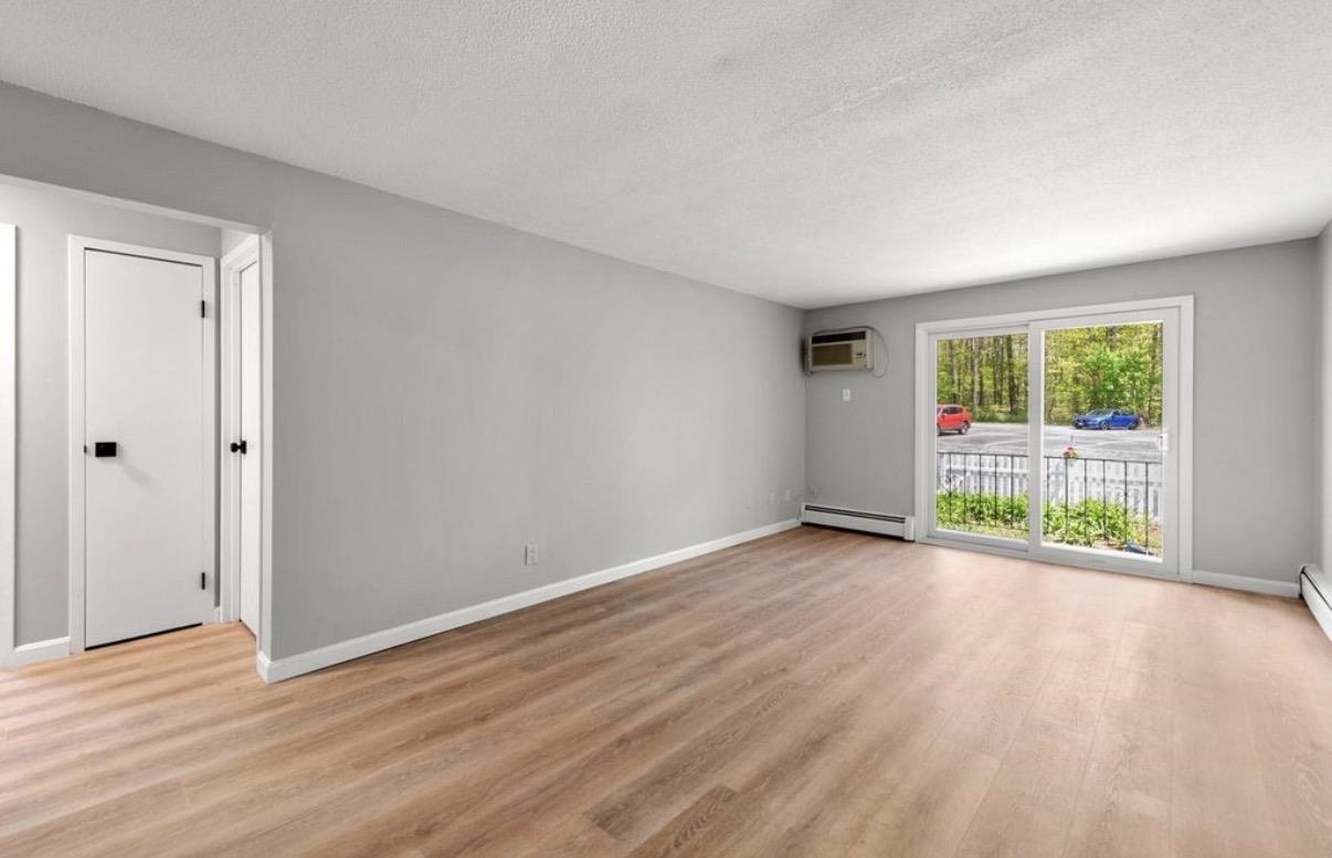 3 Pembroke Dr, Derry, NH 03038