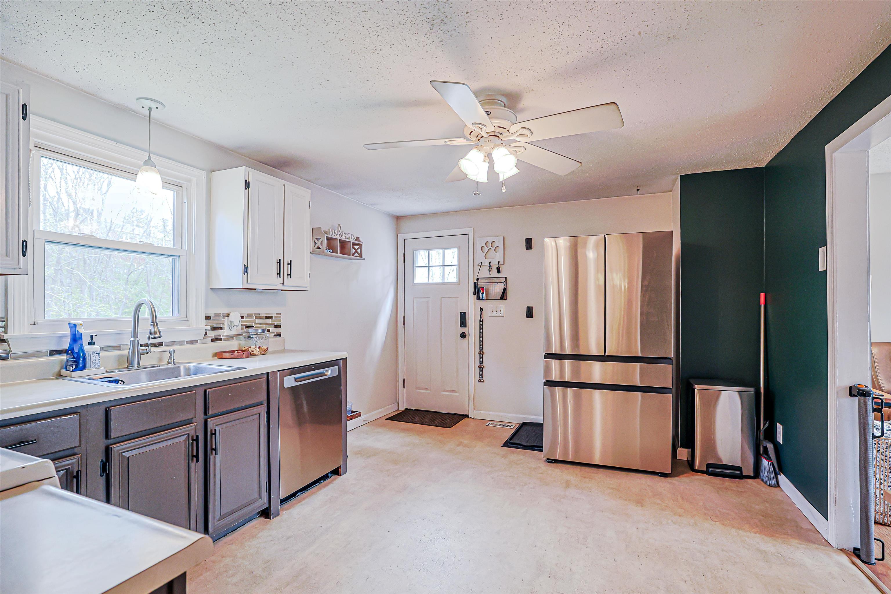 46 Windham Rd, Hudson, NH 03051