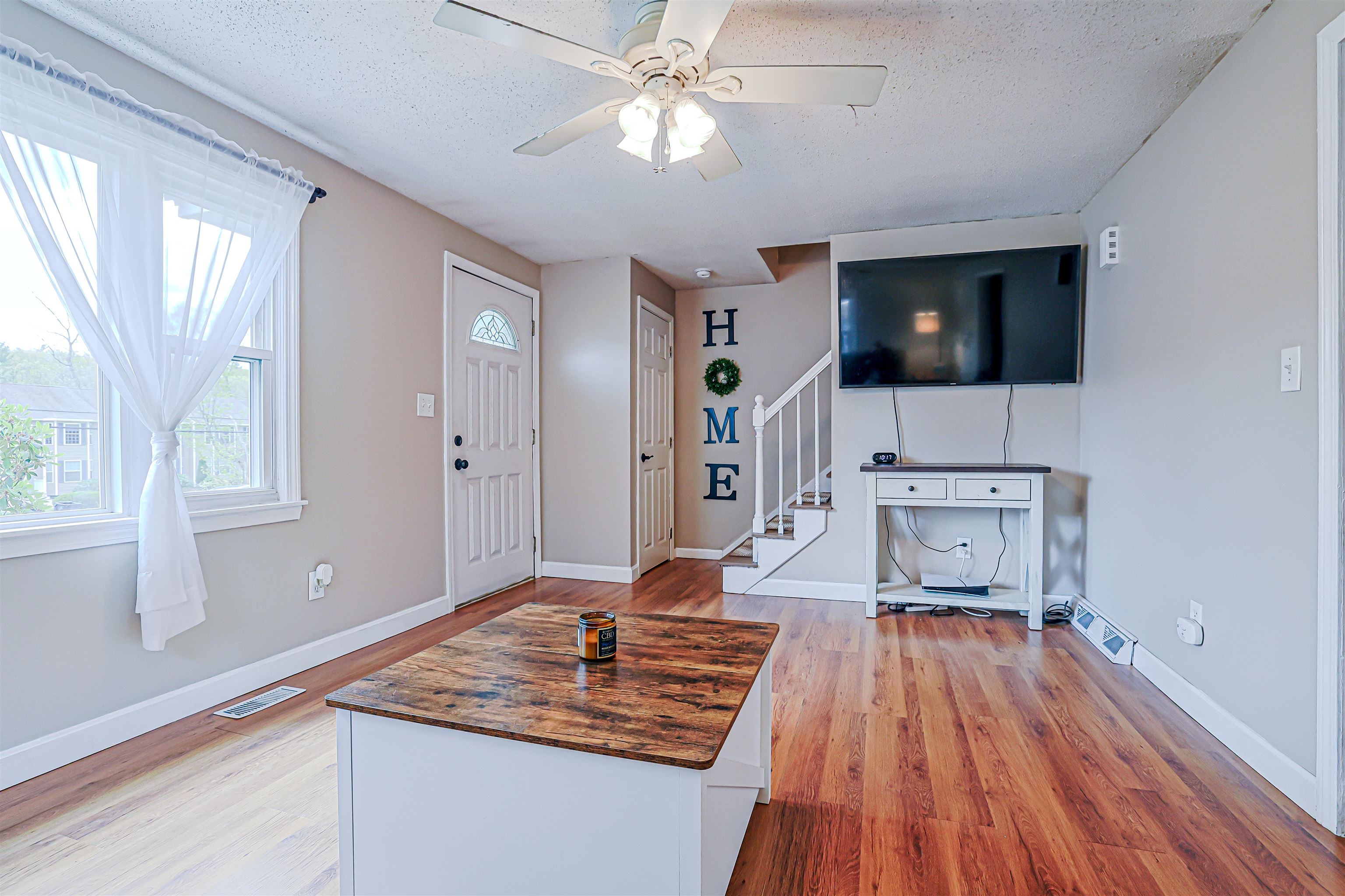 46 Windham Rd, Hudson, NH 03051