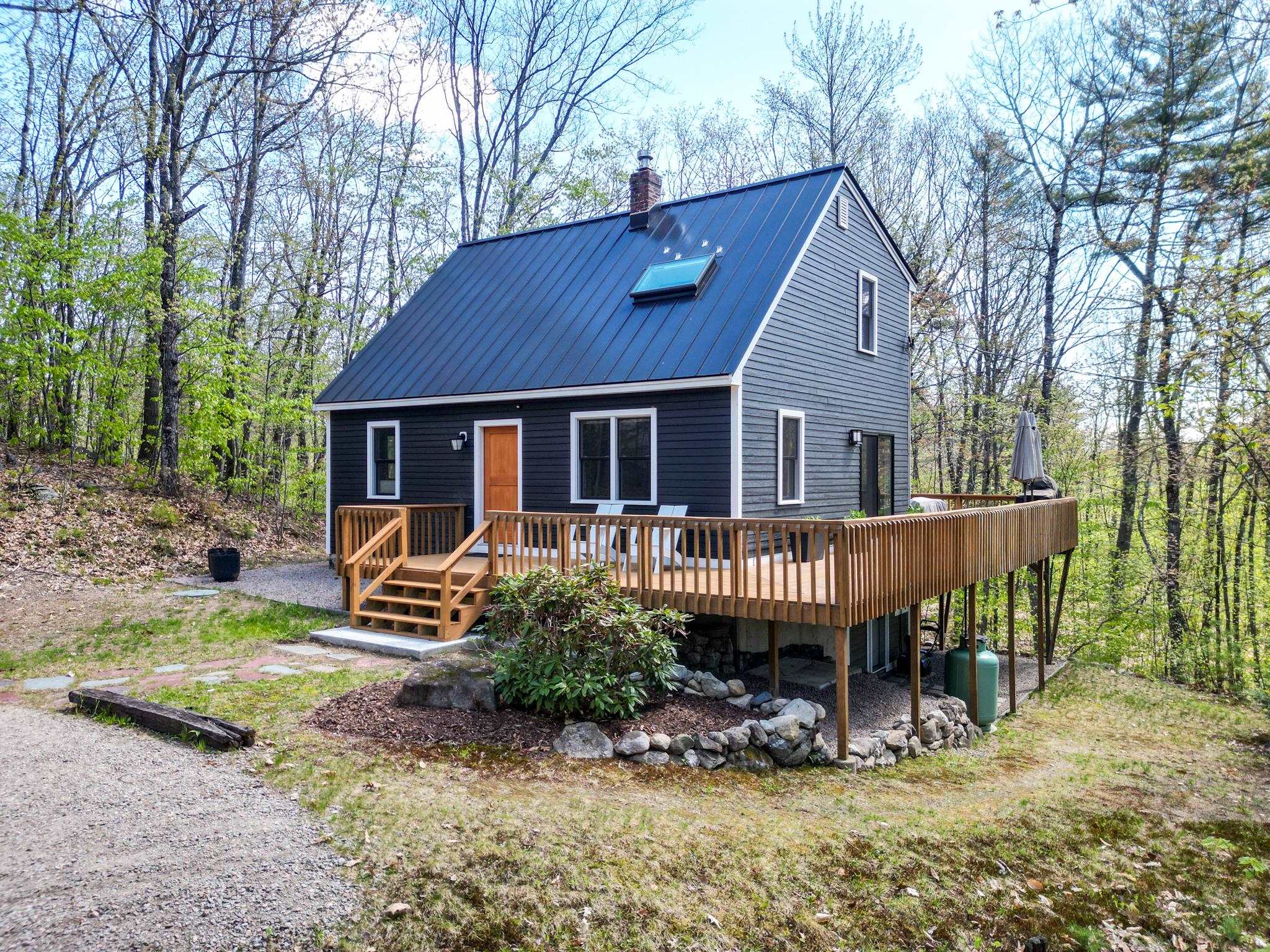9 Oak Ridge Rd, Madison, NH 03849