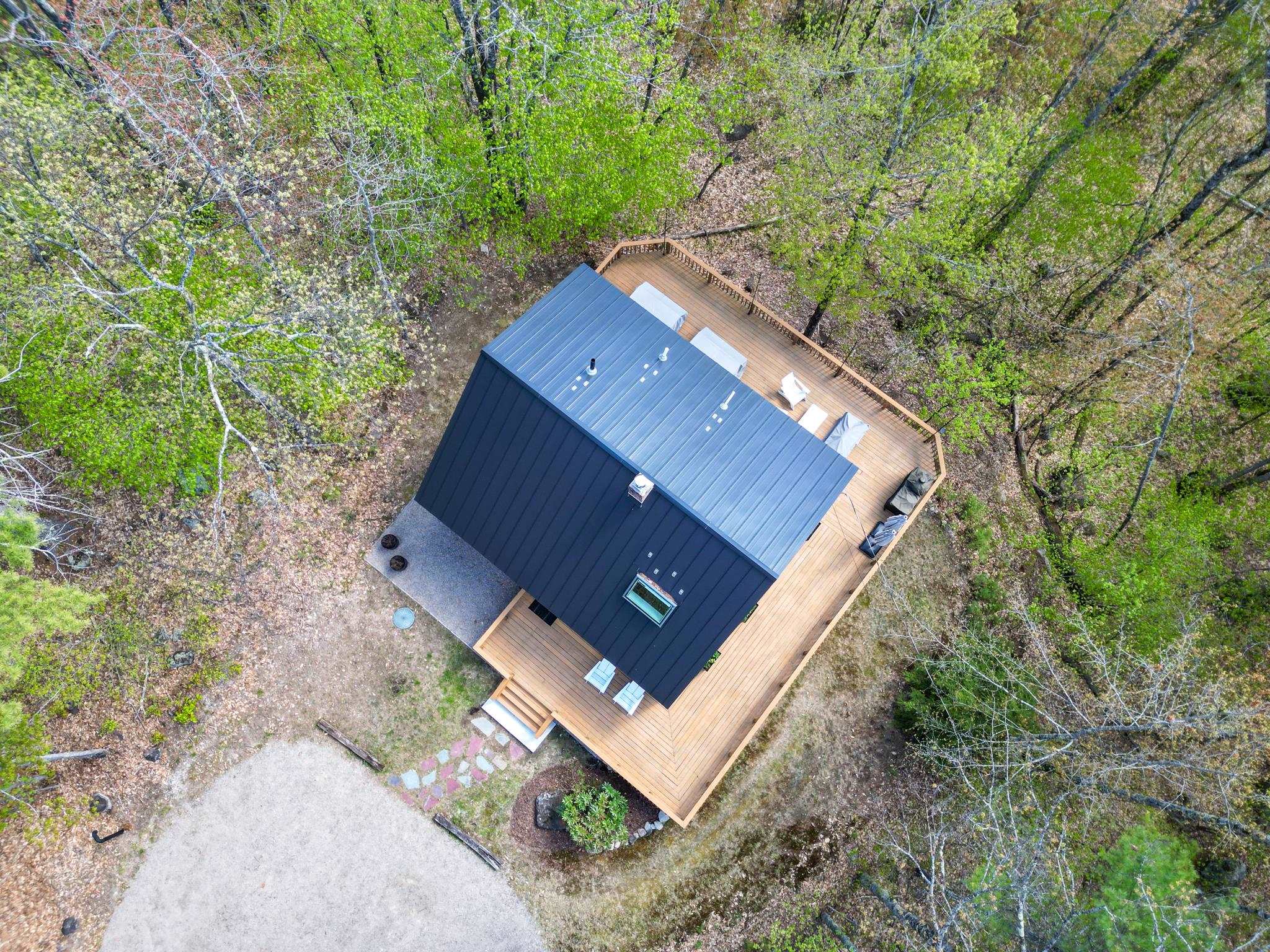 9 Oak Ridge Rd, Madison, NH 03849