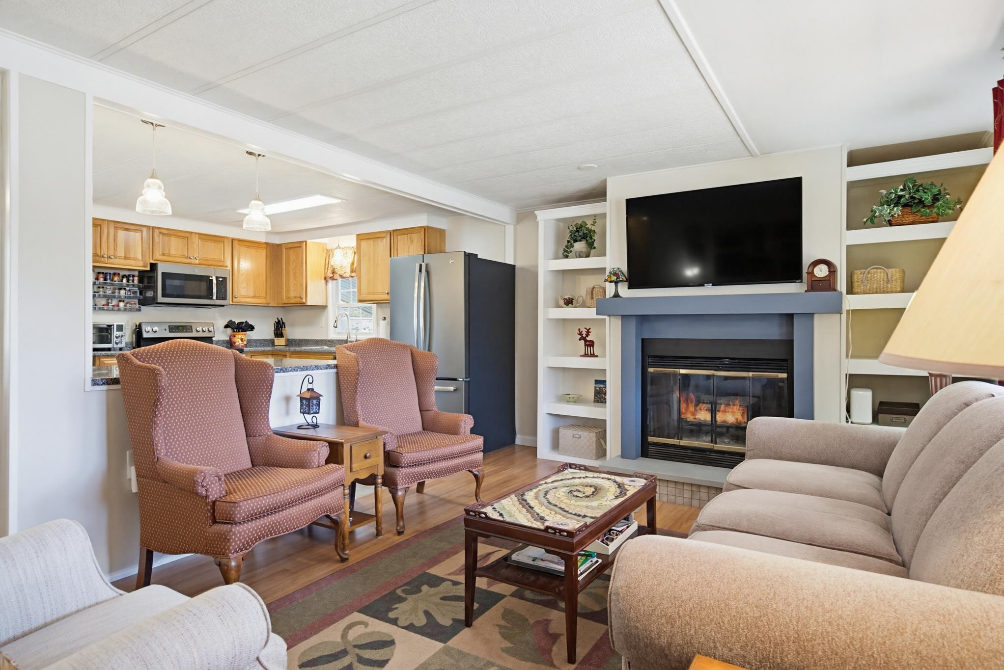 55 Roger Rd, Goffstown, NH 03045