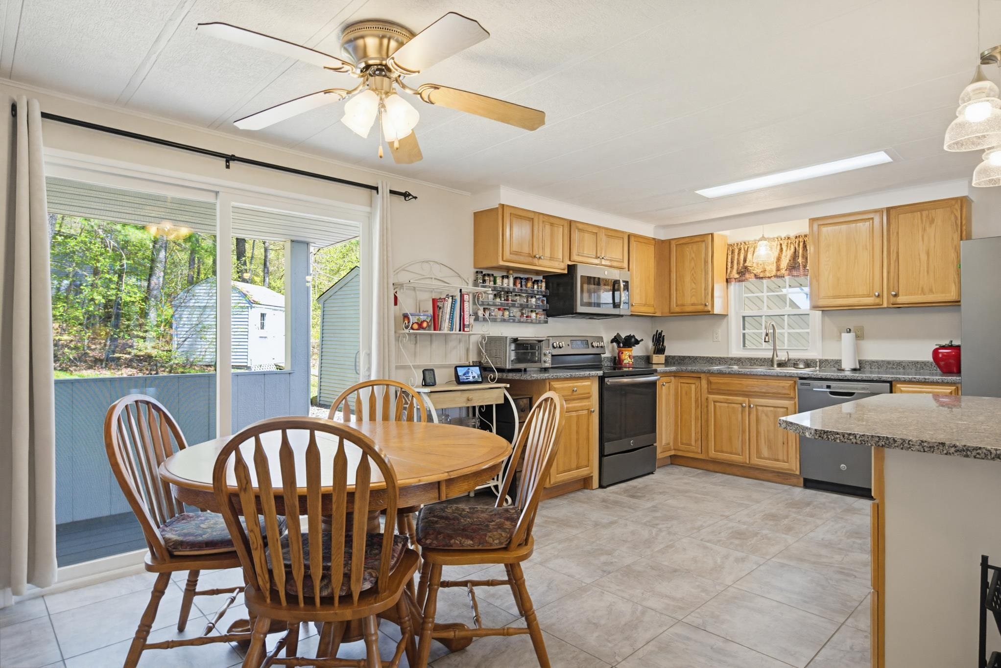 55 Roger Rd, Goffstown, NH 03045