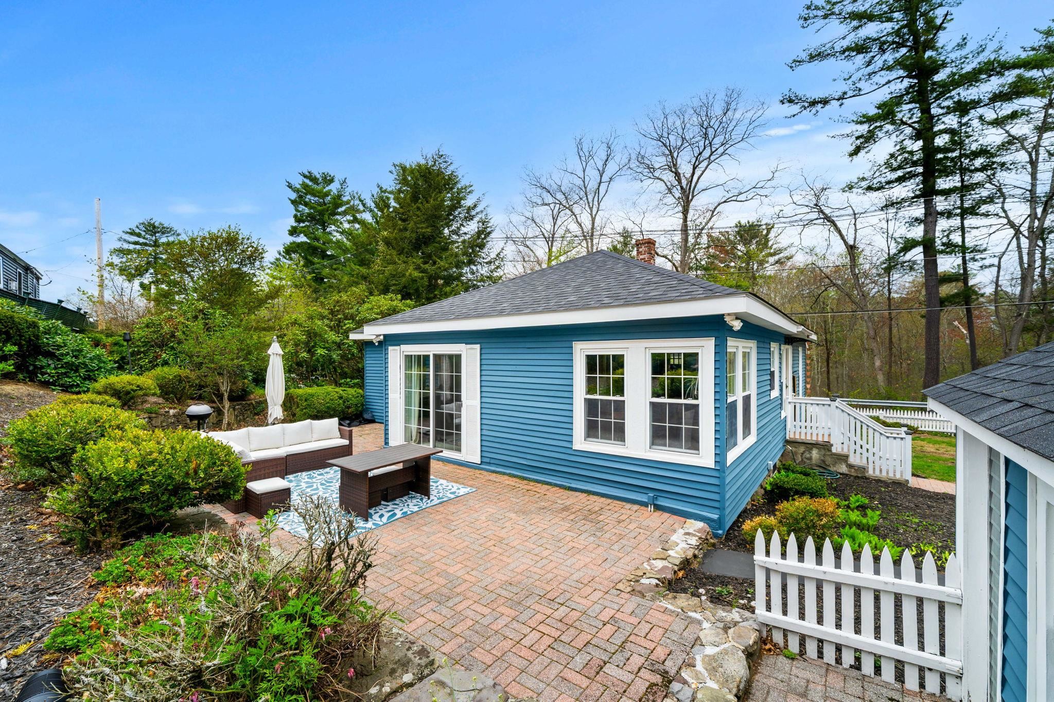 14 Town Farm Rd, Salem, NH 03079