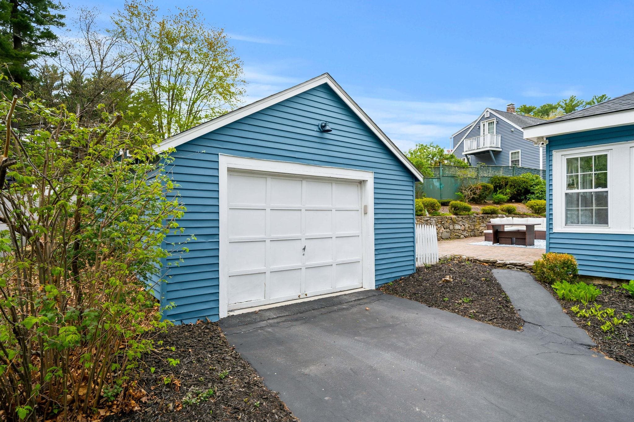 14 Town Farm Rd, Salem, NH 03079