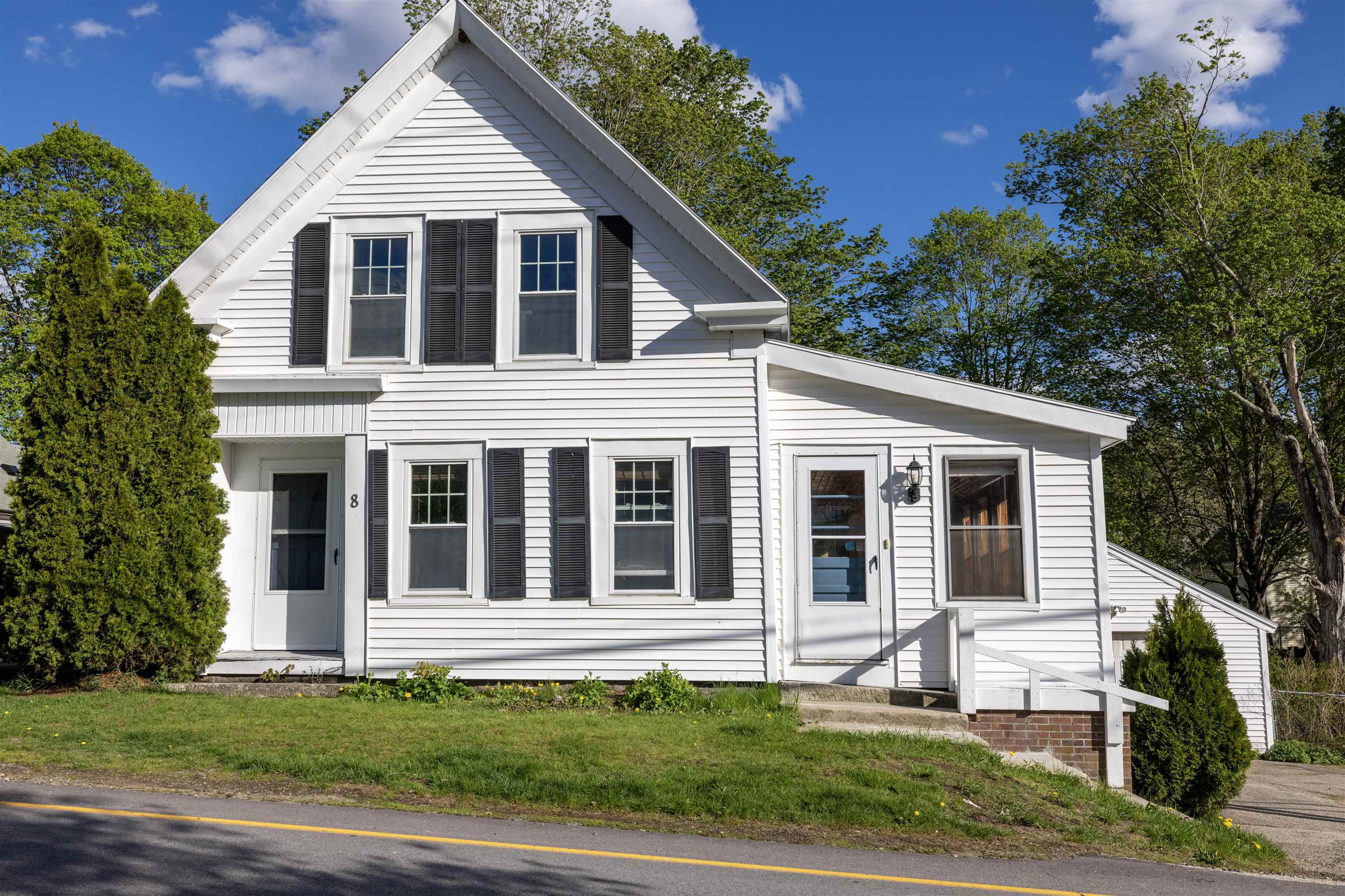 8 Old Manchester Rd, Raymond, NH 03077
