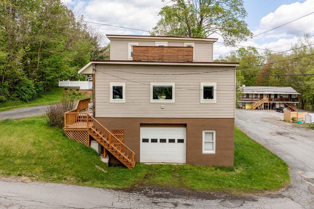 24 Putnam St, Claremont, NH 03741