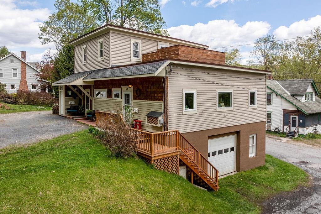 24 Putnam St, Claremont, NH 03743