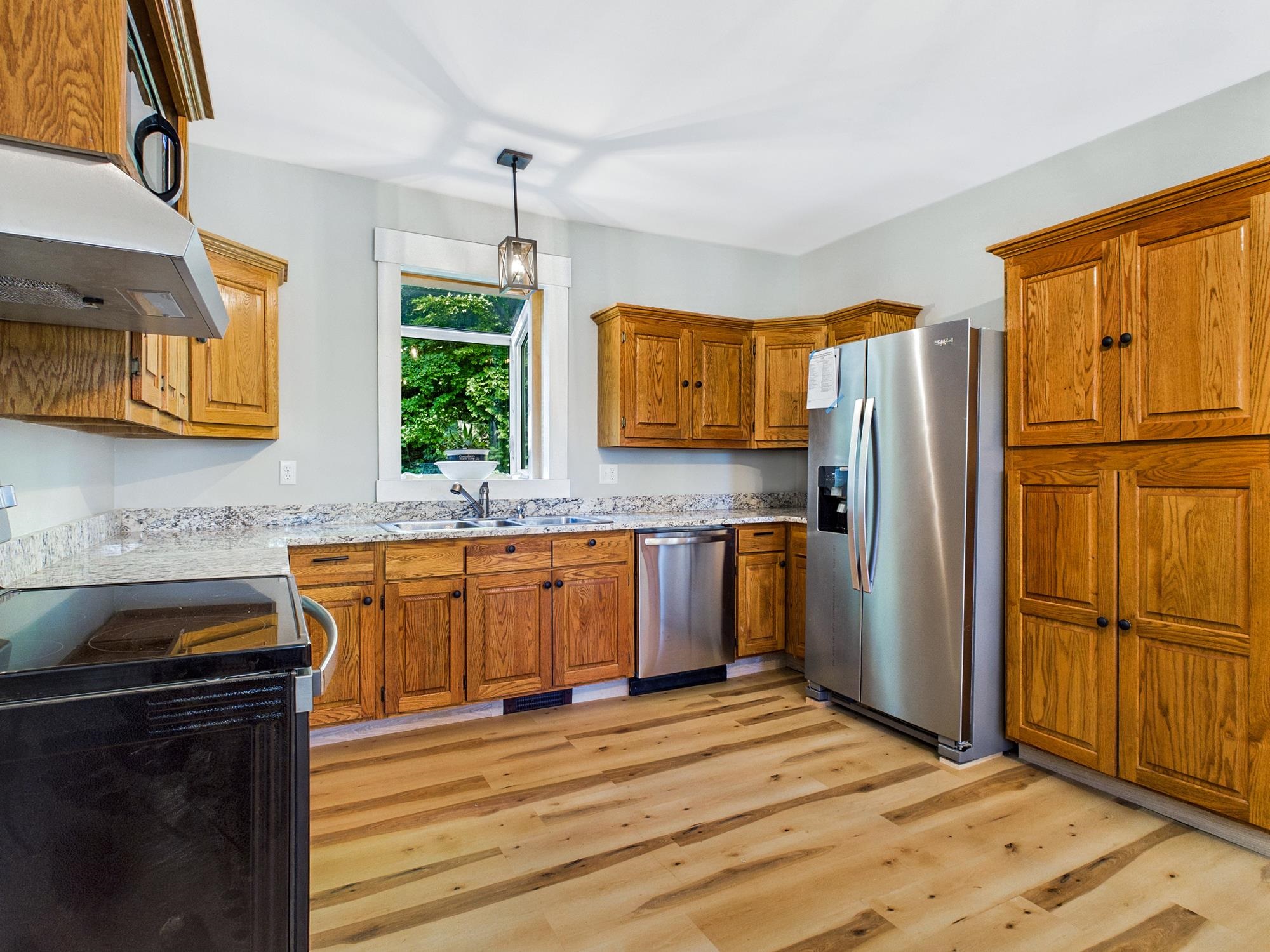 30 Spring St, Colebrook, NH 03576