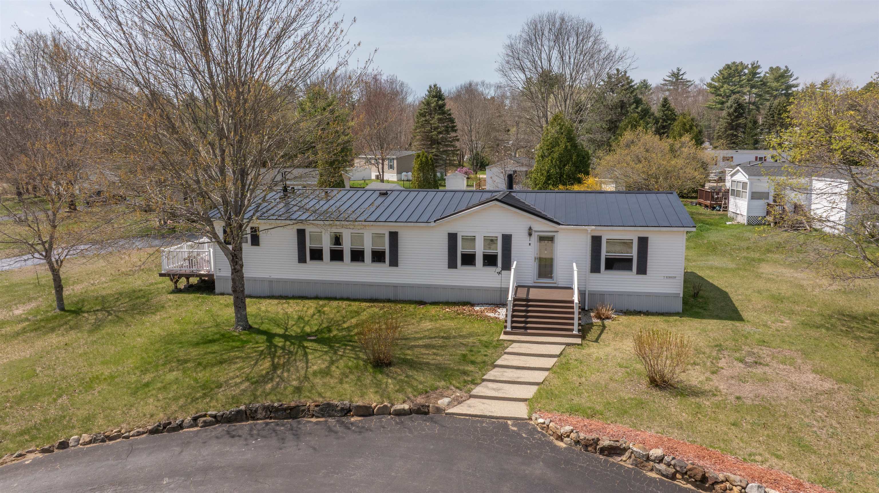 2 Kennedy St, Epsom, NH 03234
