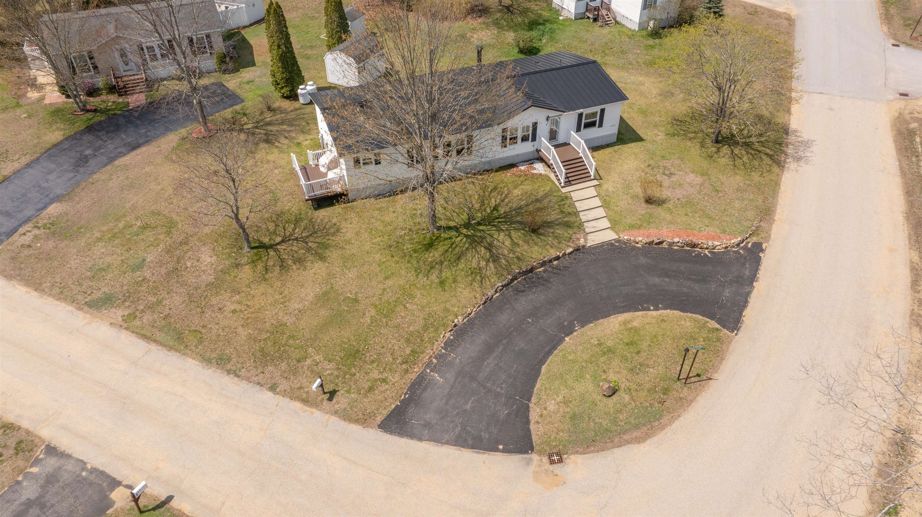 2 Kennedy St, Epsom, NH 03234
