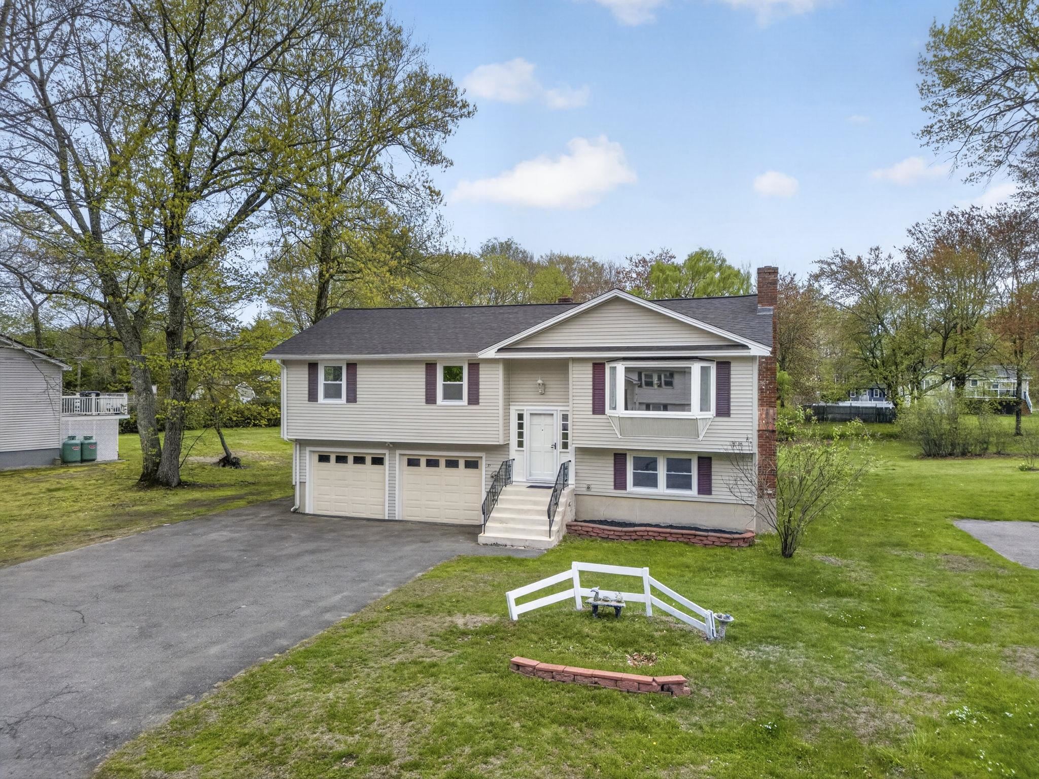 27 Townsend Ave, Salem, NH 03079