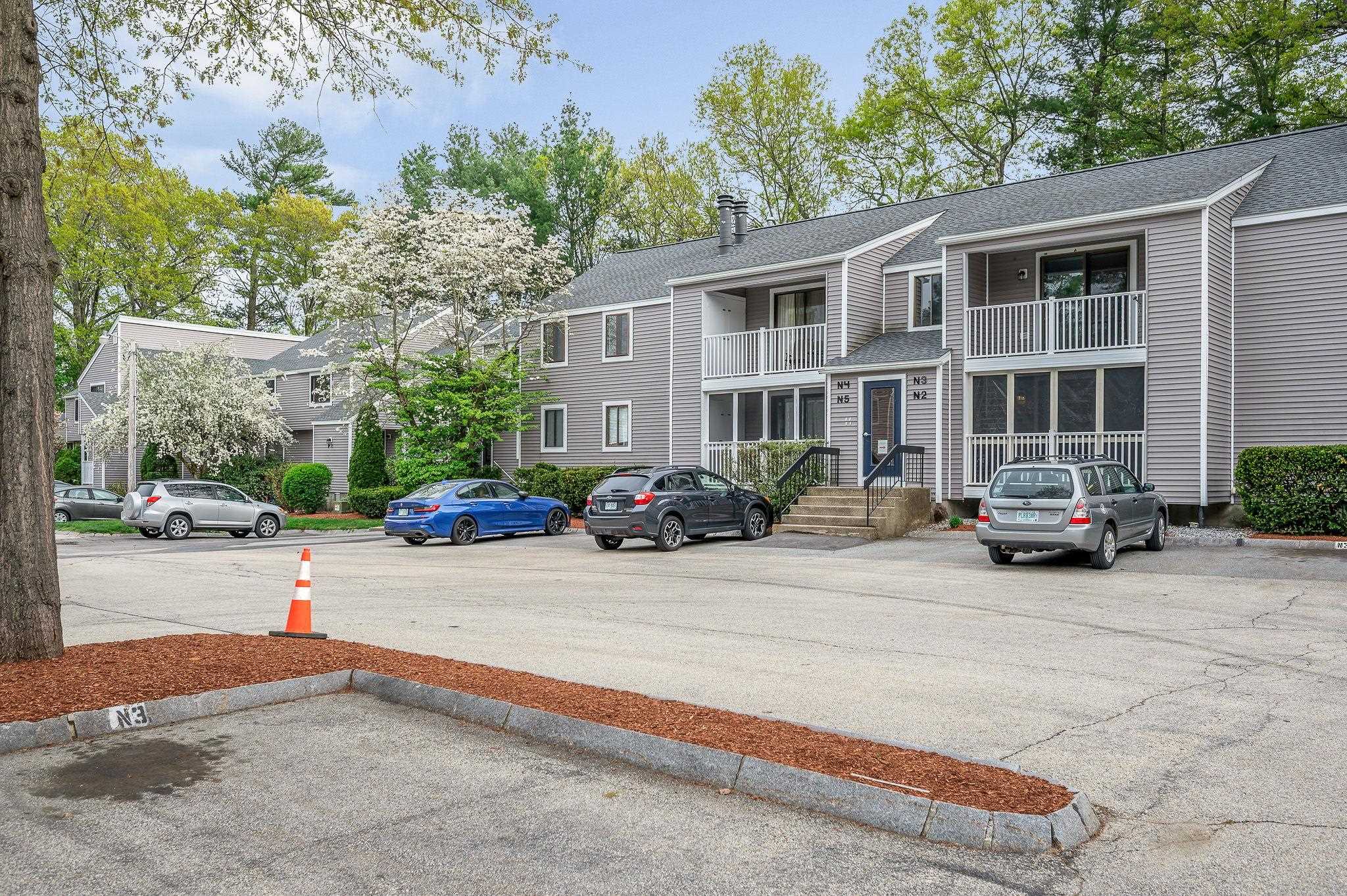 3 Snow Cir, Nashua, NH 03062