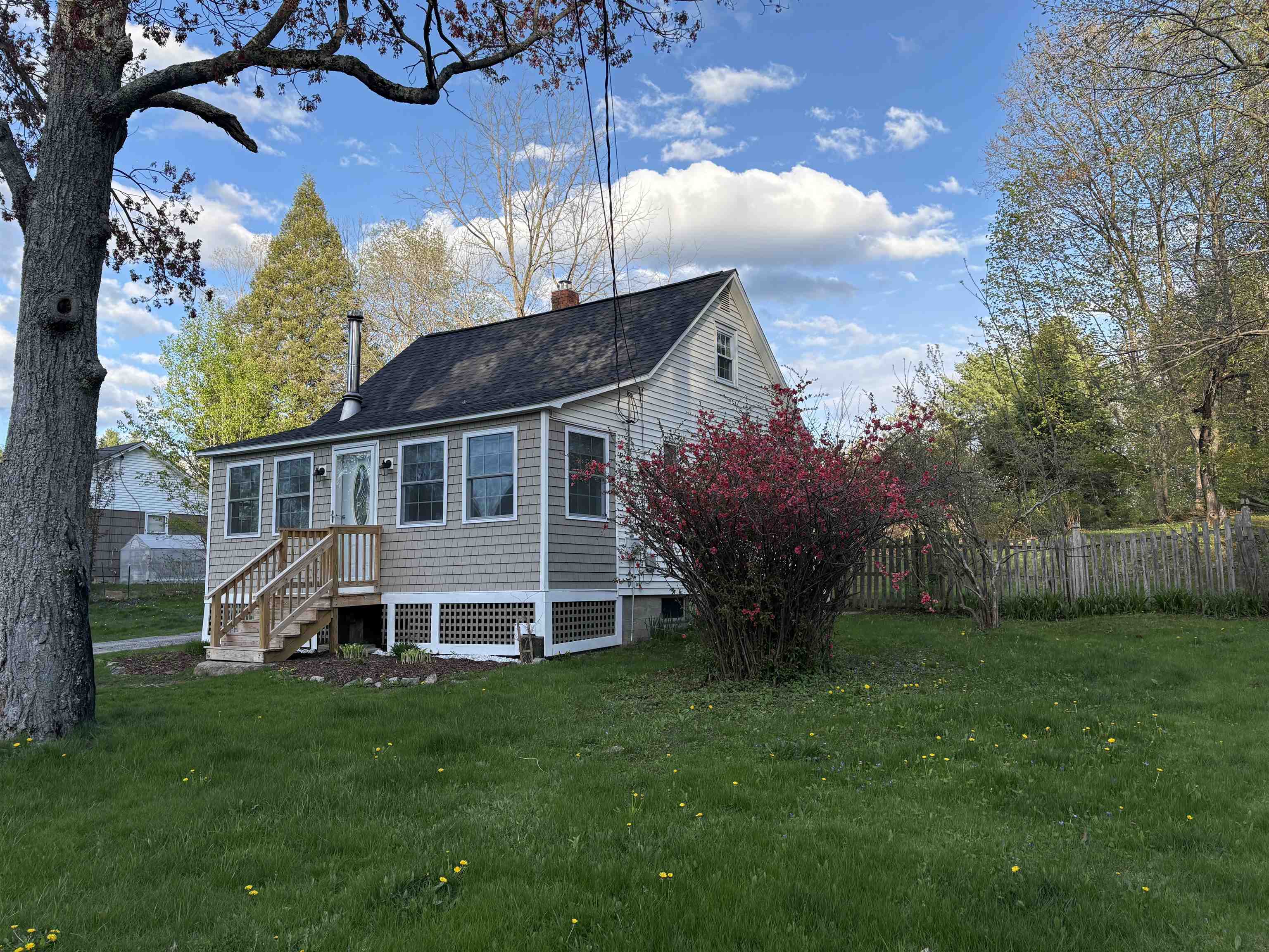 80 St Laurent St, Epping, NH 03042