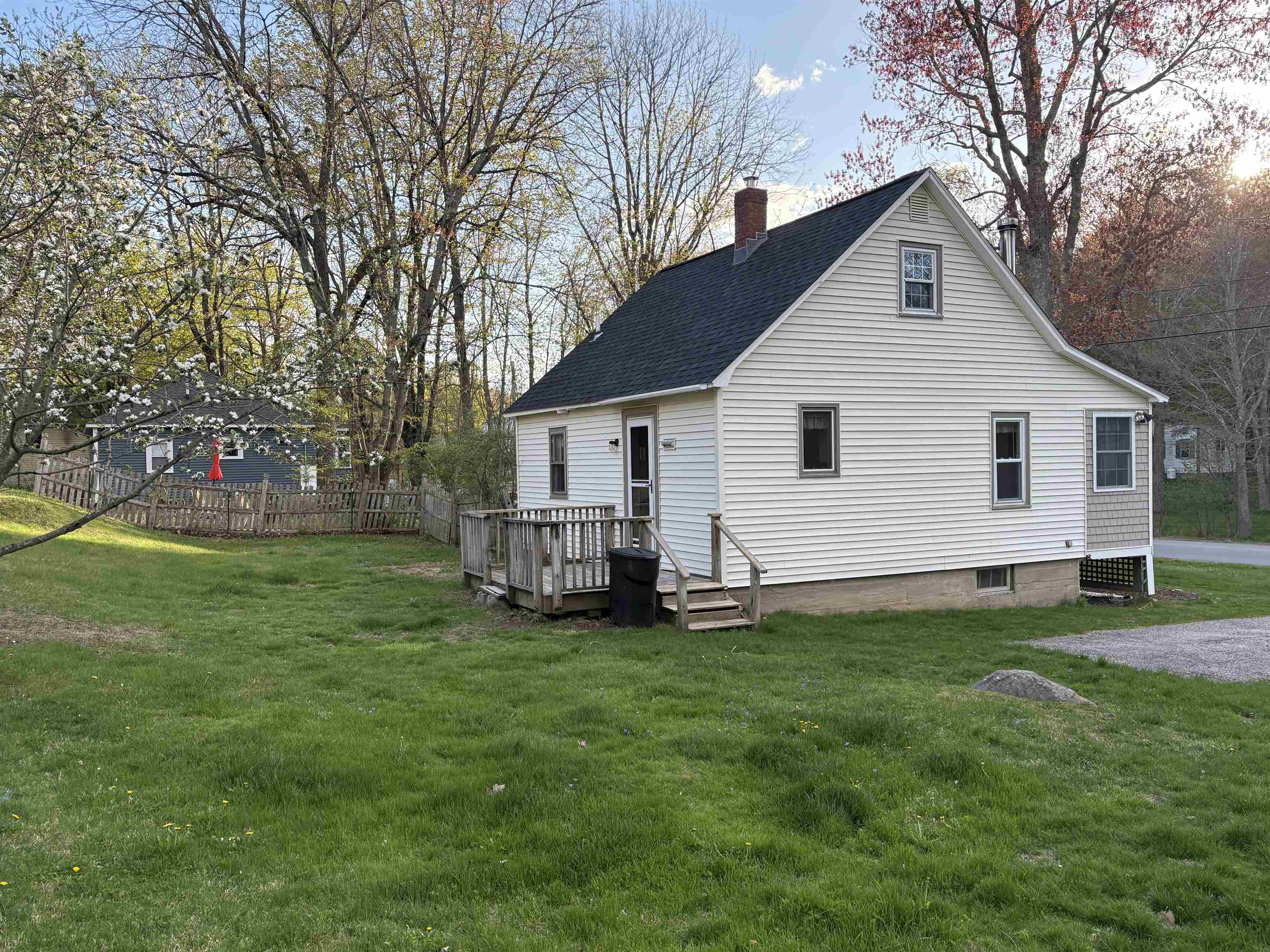 80 St Laurent St, Epping, NH 03042