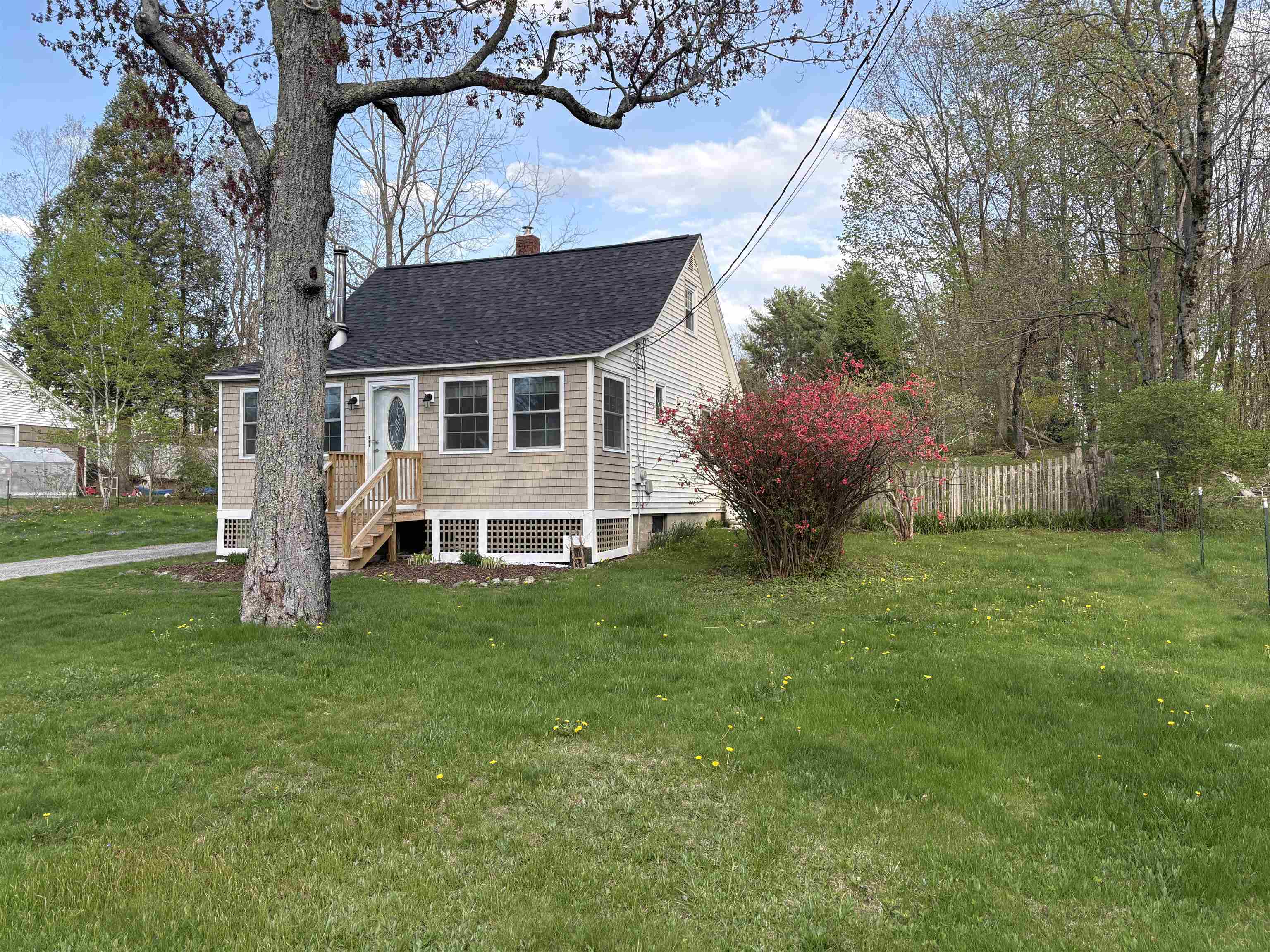 80 St Laurent St, Epping, NH 03042