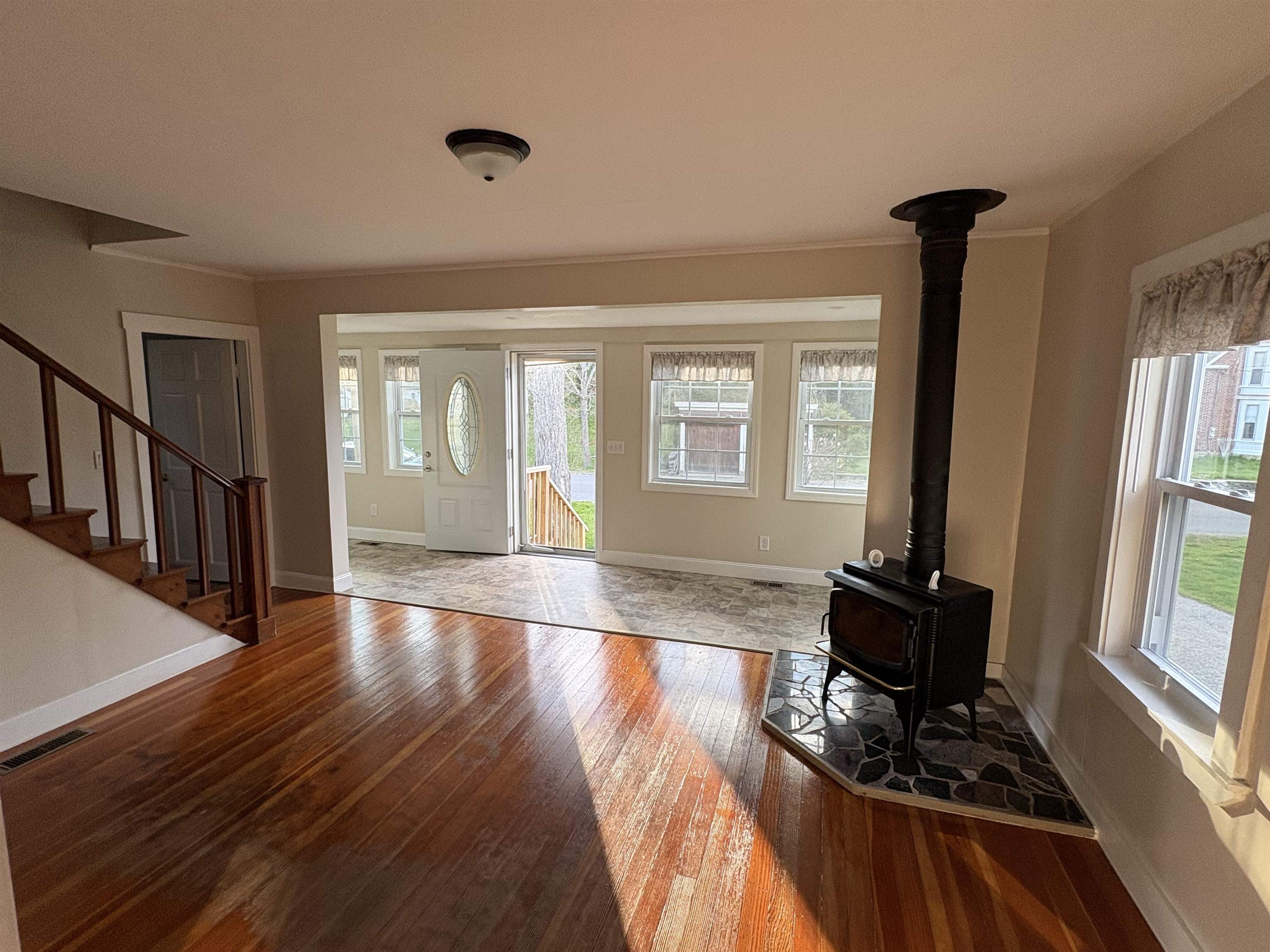 80 St Laurent St, Epping, NH 03042