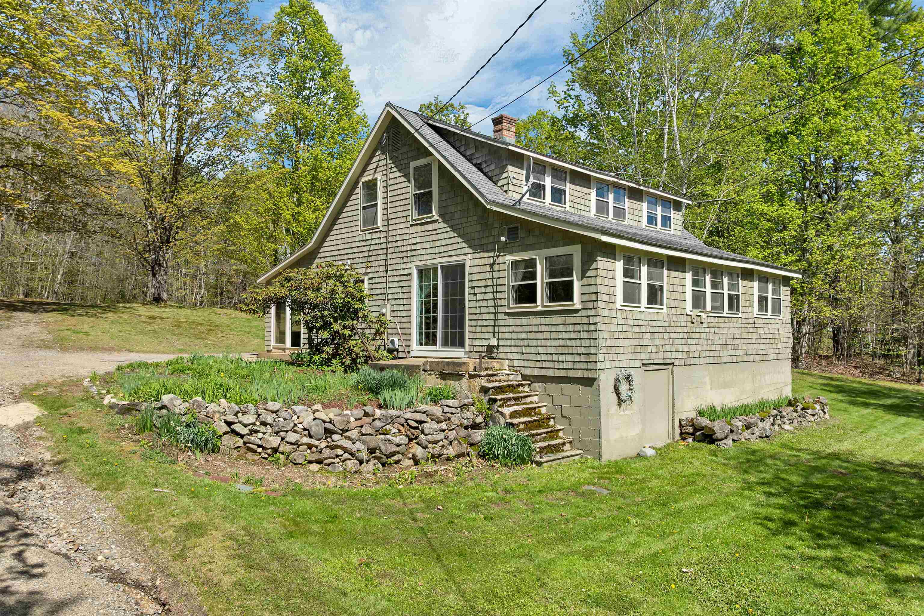 546 White Oaks Road — photo 1