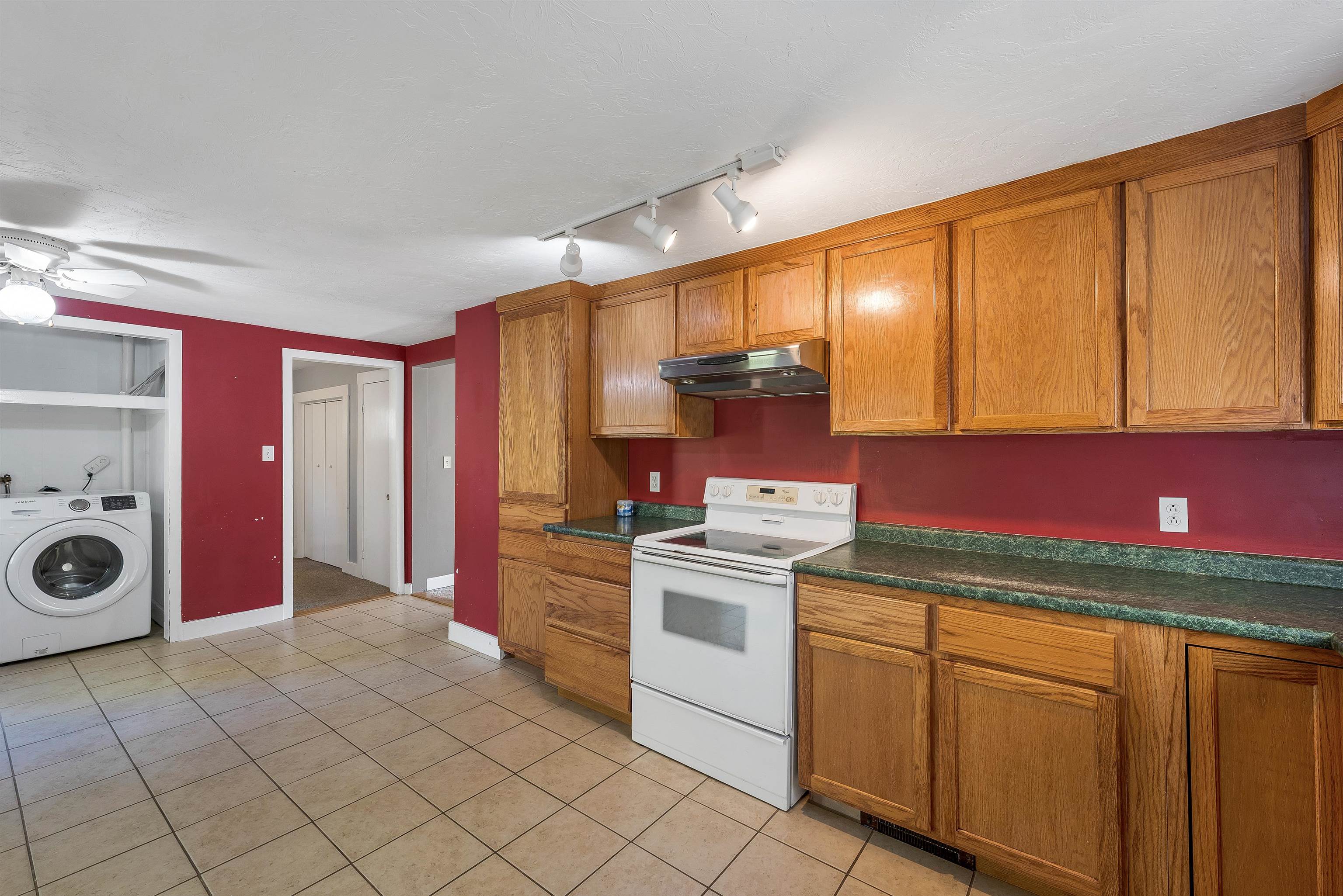 546 White Oaks Rd, Laconia, NH 03246