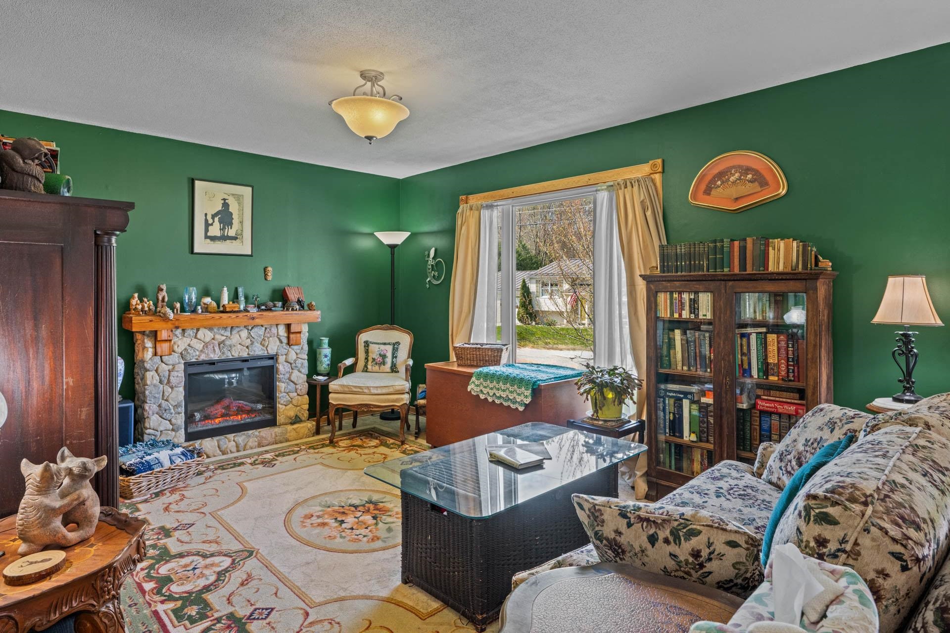 77 Butternut Dr, Keene, NH 03431