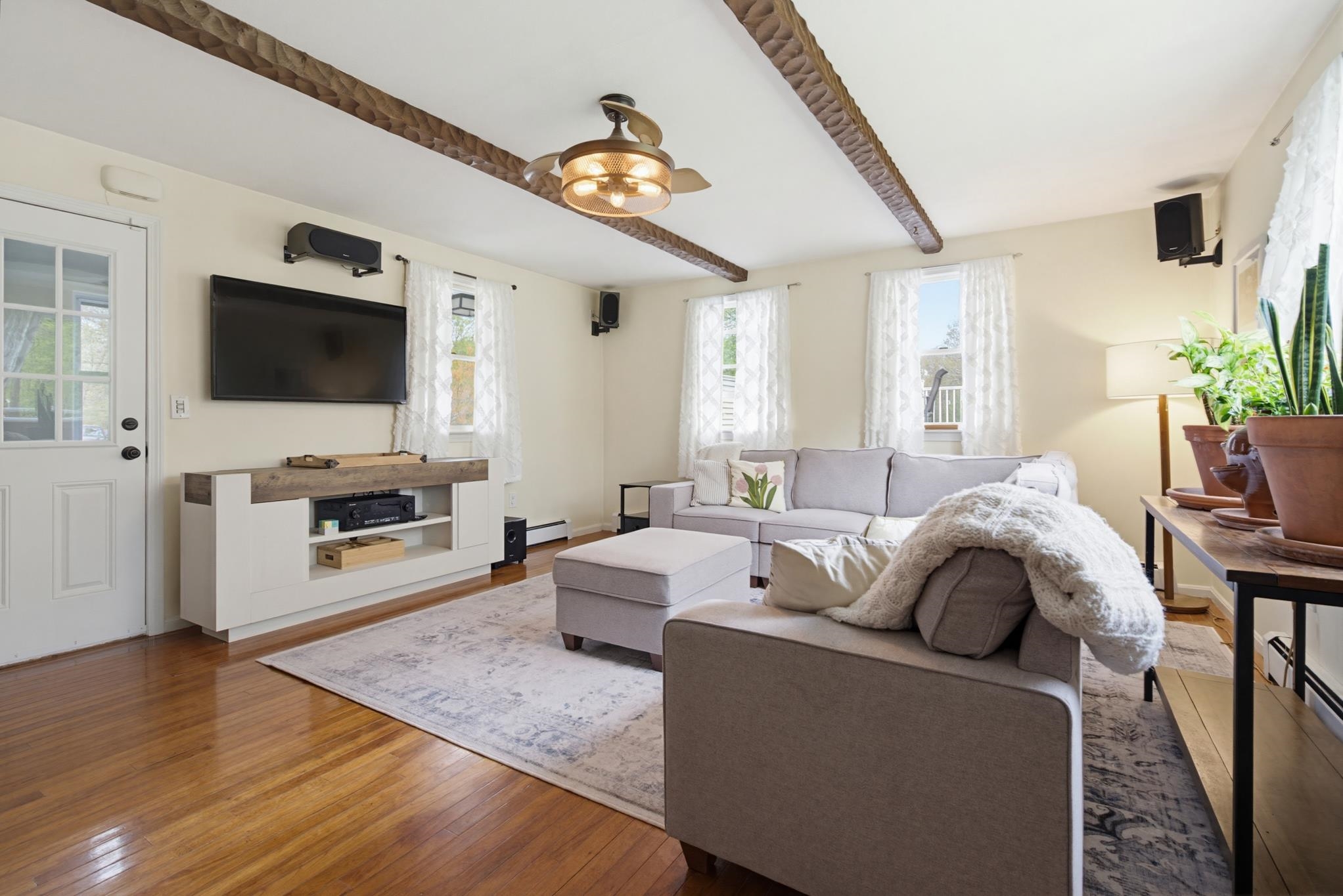 9 Springview Ter, Plaistow, NH 03865