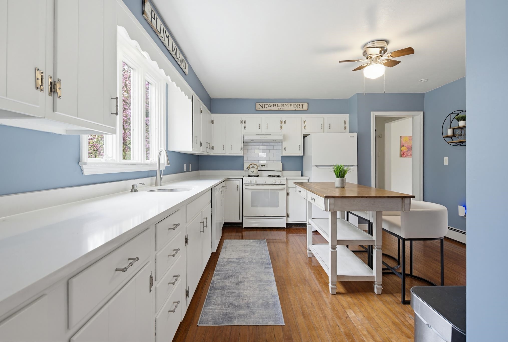 9 Springview Ter, Plaistow, NH 03865