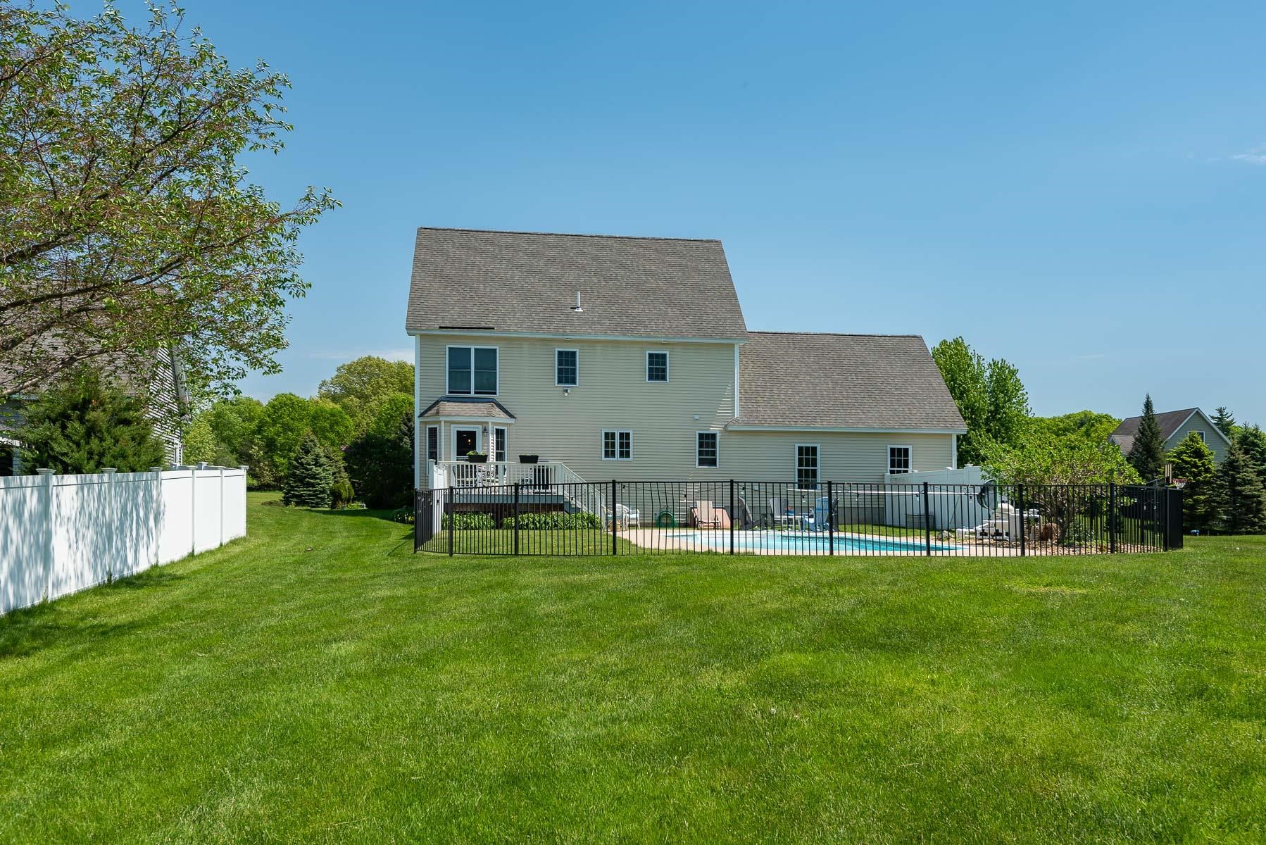 8 Mason Dr, Stratham, NH 03885