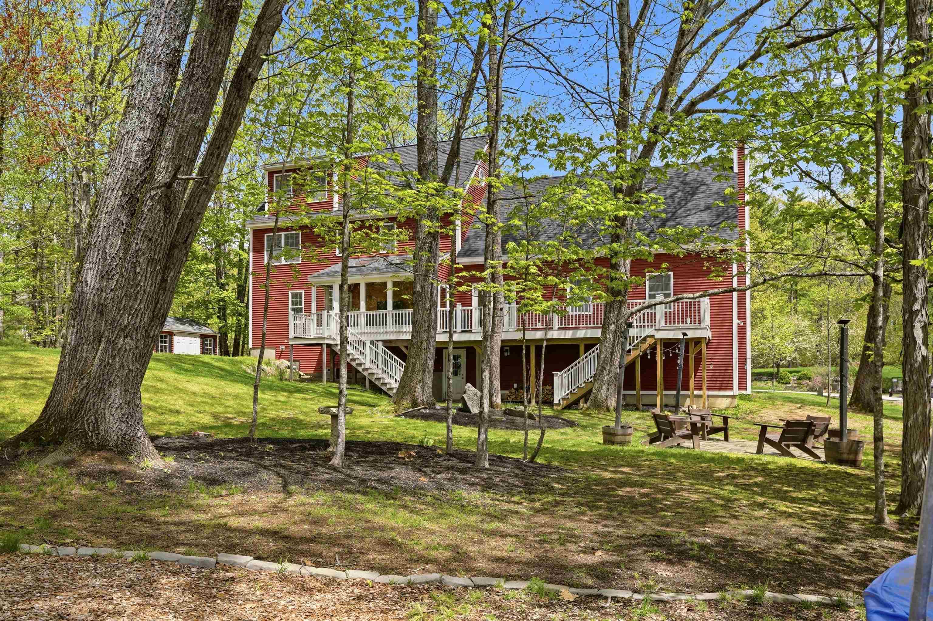 29 Overlook Dr, Newfields, NH 03856