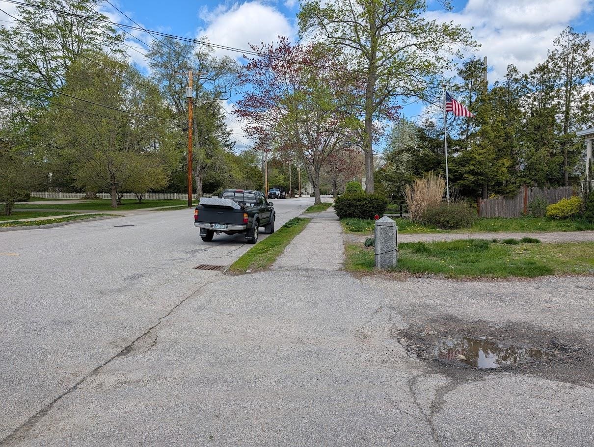 22 Pine St, Exeter, NH 03833