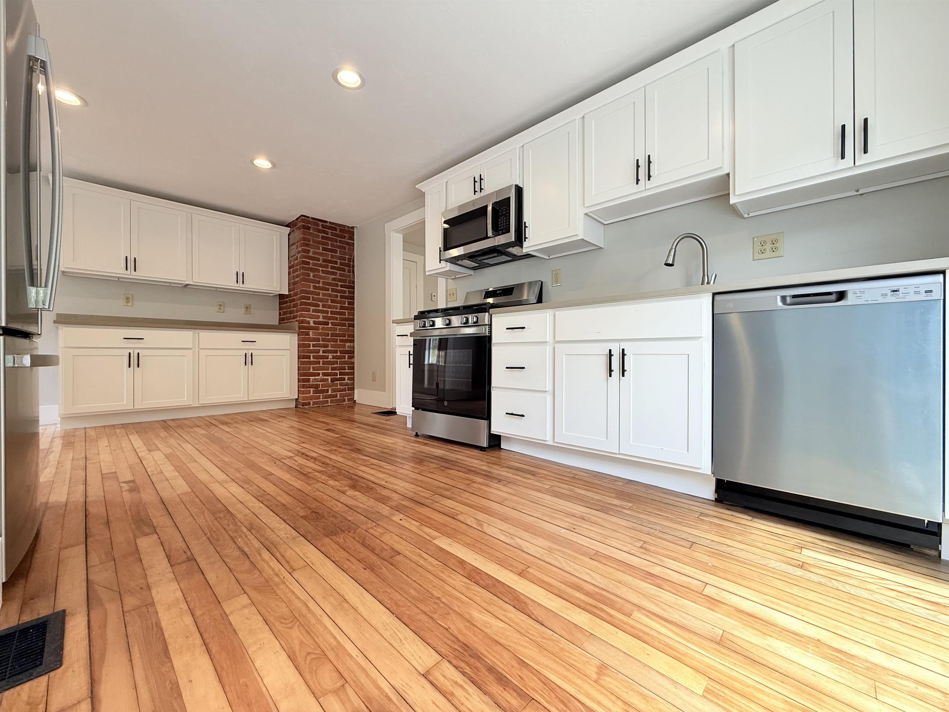 9 Blake Rd, Epping, NH 03042