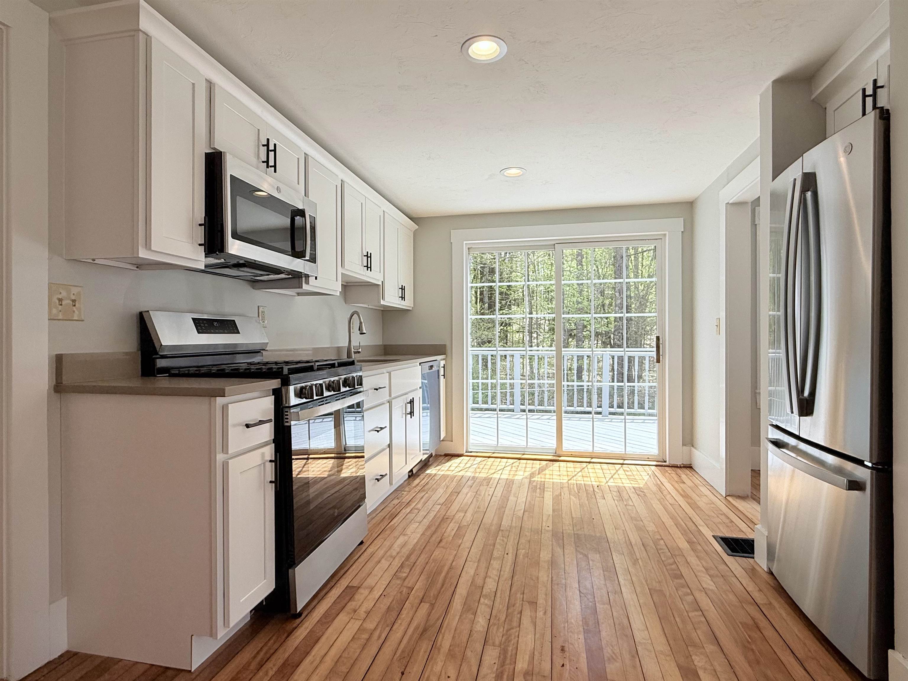 9 Blake Rd, Epping, NH 03042