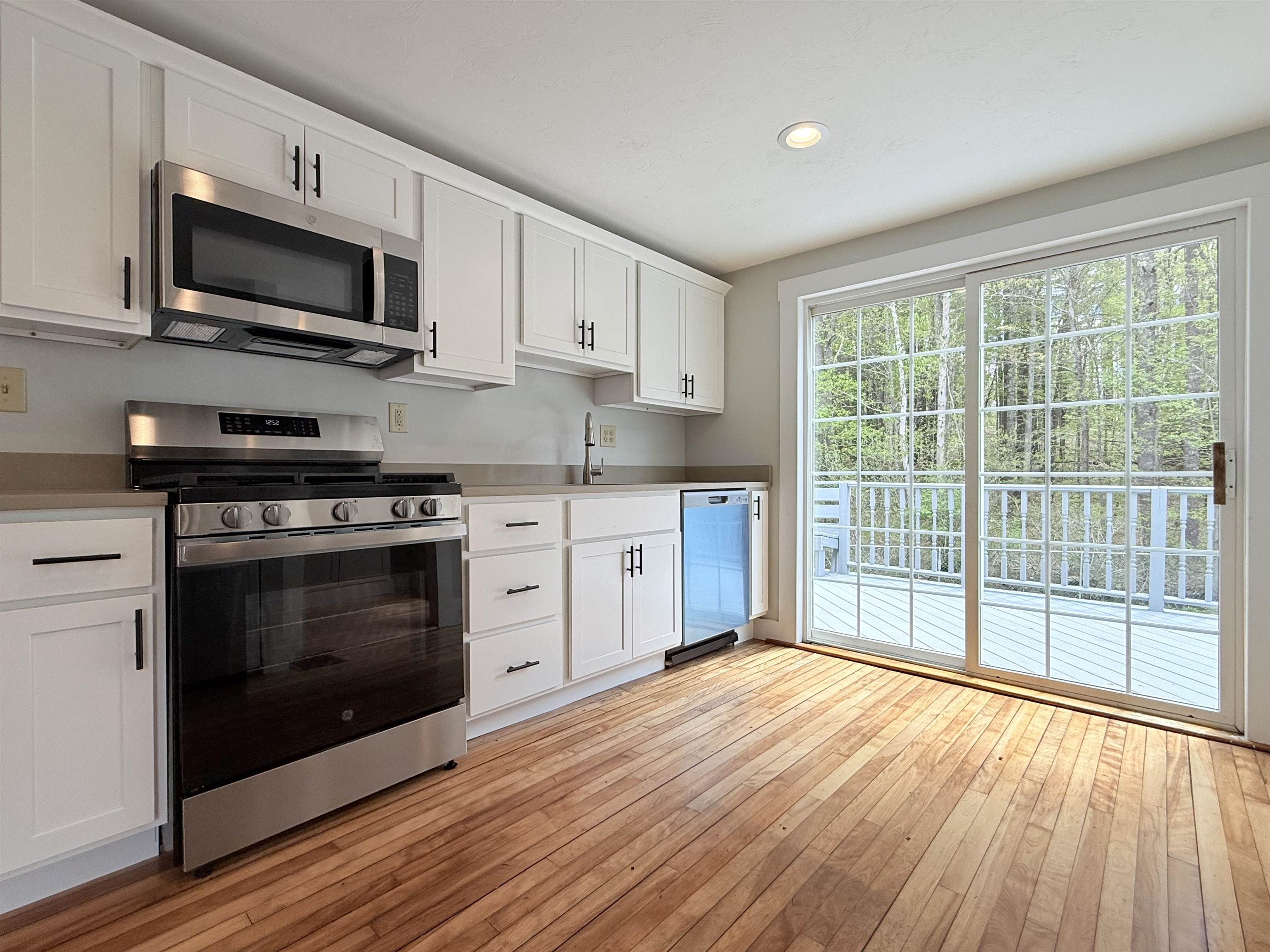 9 Blake Rd, Epping, NH 03042