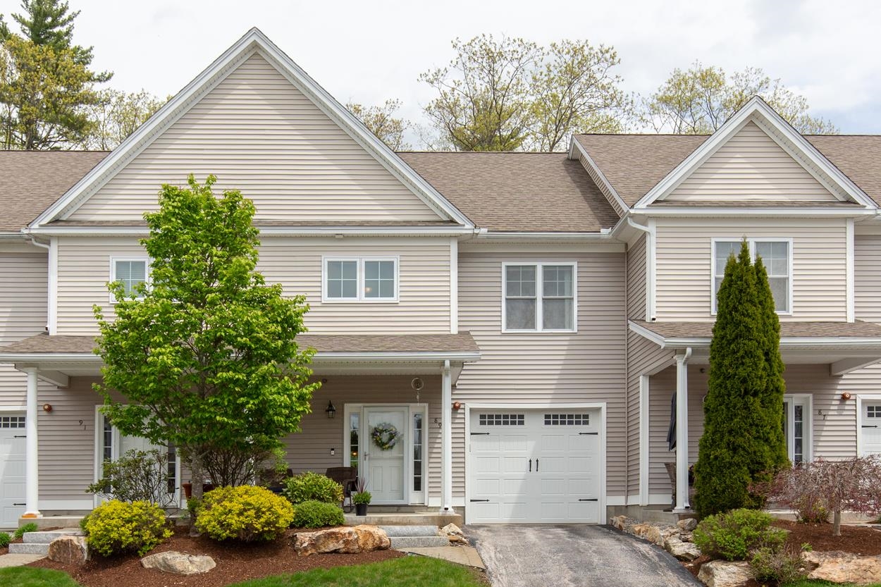 89 Woodview Way, Manchester, NH 03102