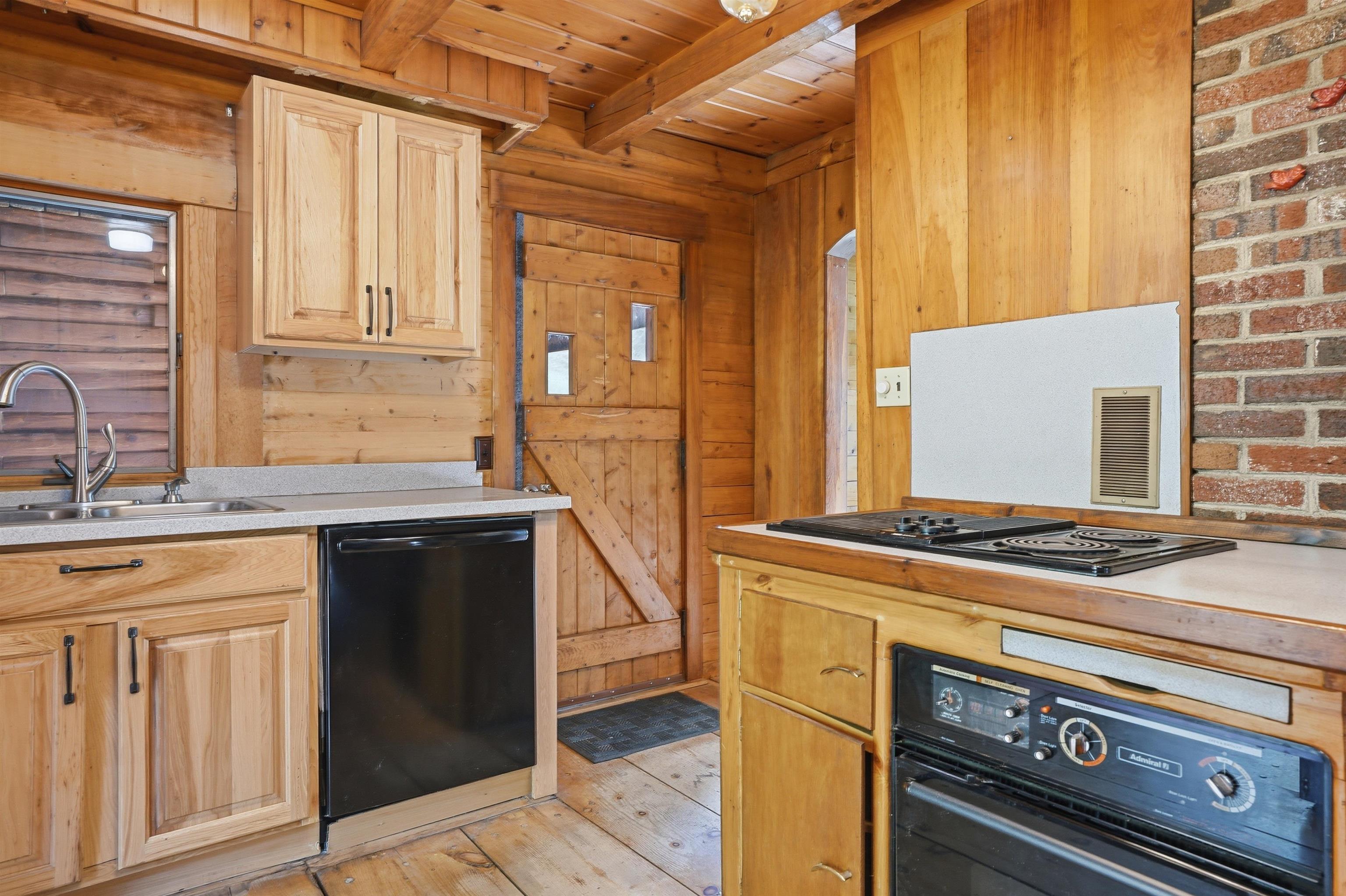 52 Nevins Rd, Hollis, NH 03049