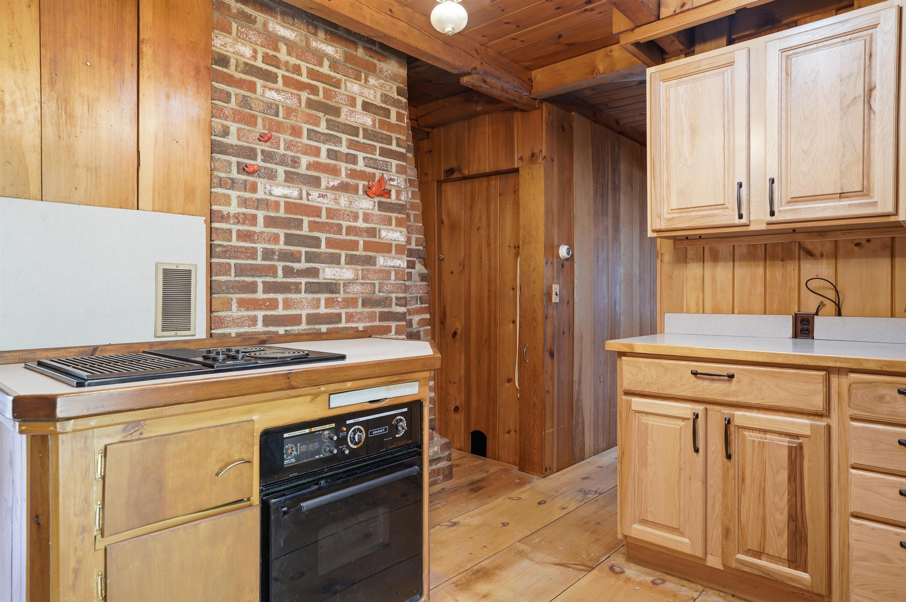 52 Nevins Rd, Hollis, NH 03049