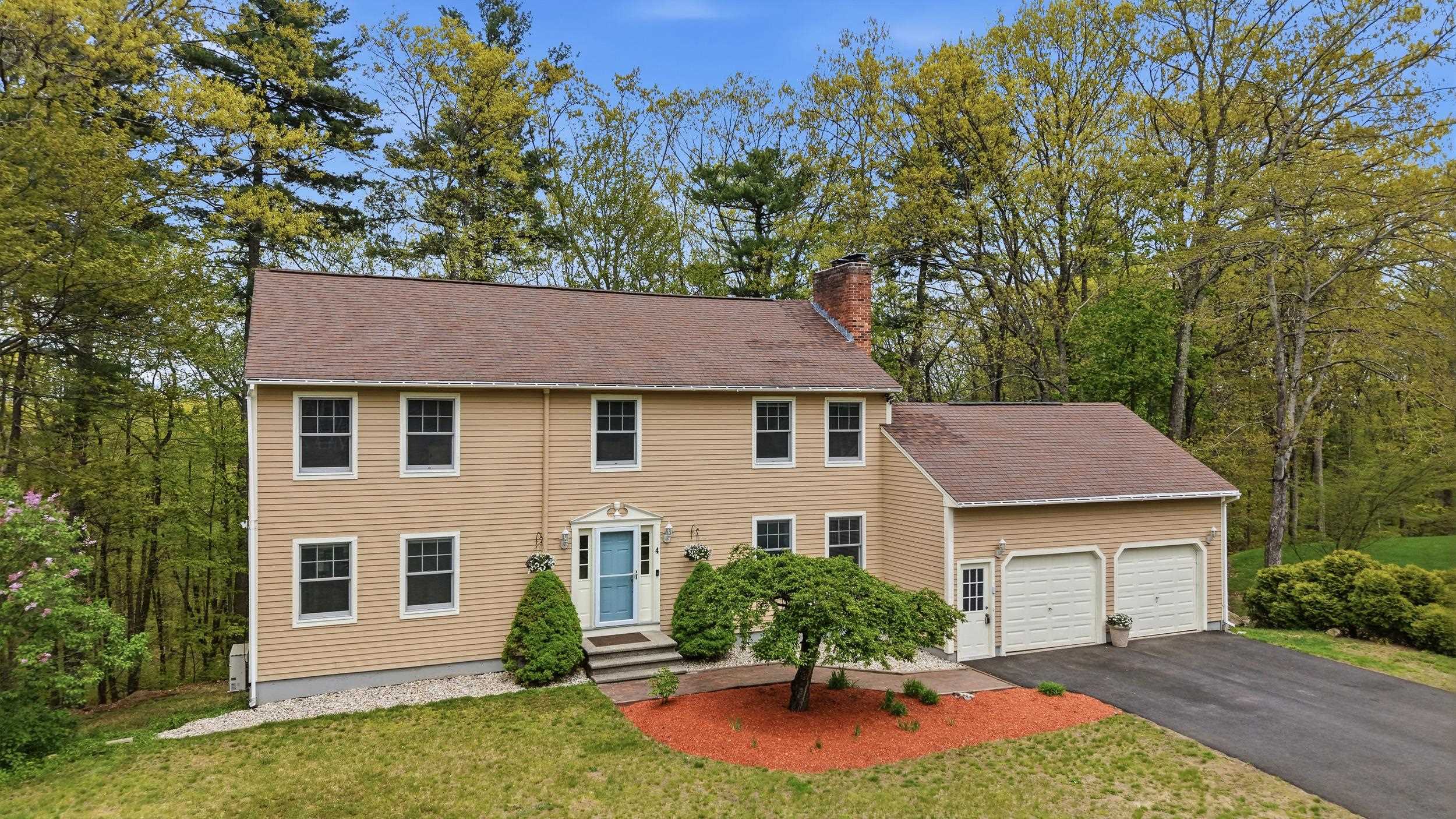 4 Royal Ct, Merrimack, NH 03054