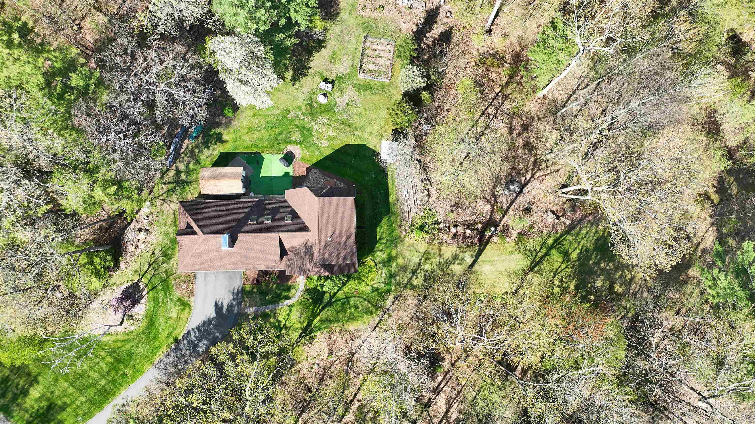 6 Nancy Ln, Hooksett, NH 03106