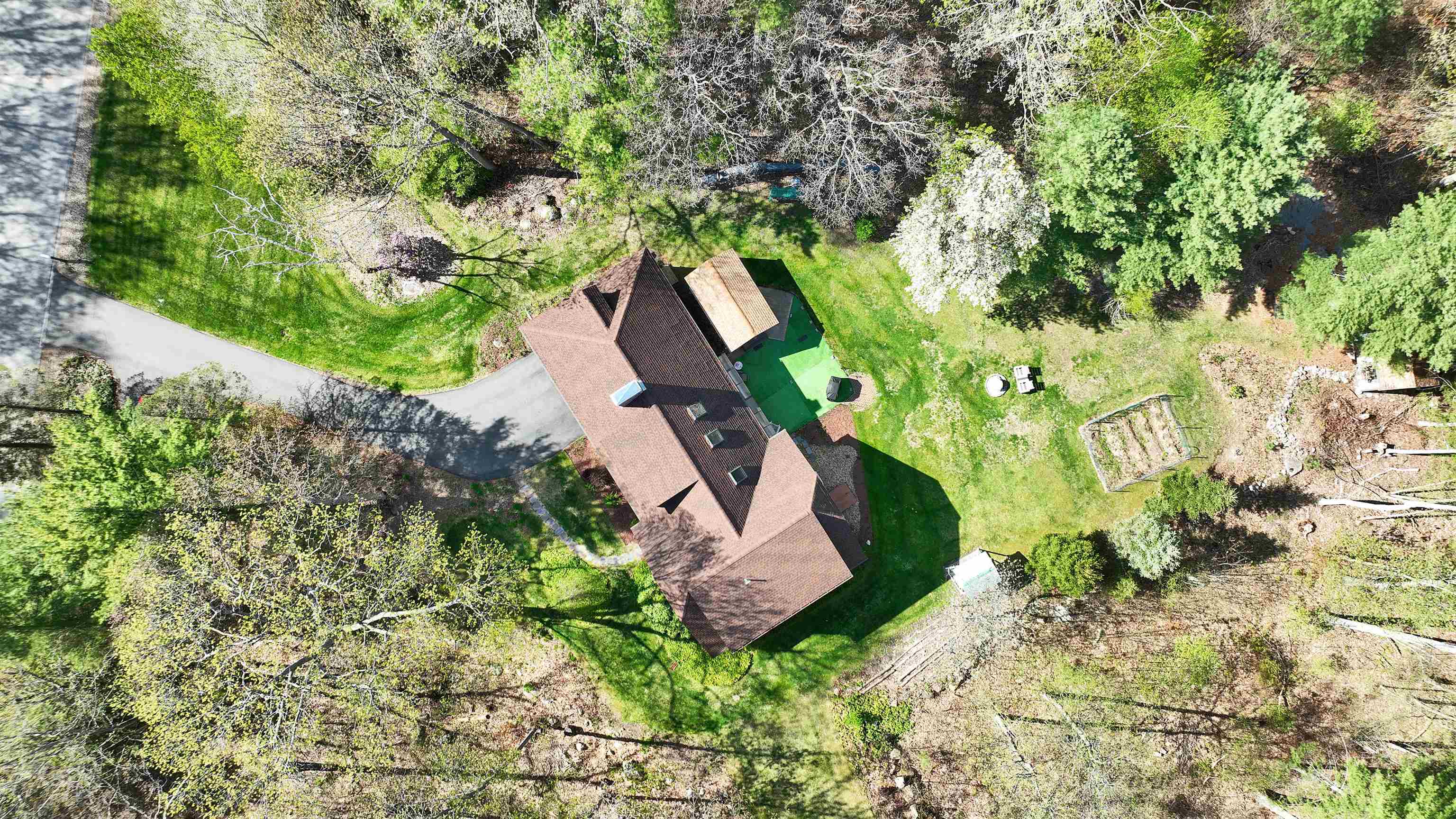 6 Nancy Ln, Hooksett, NH 03106