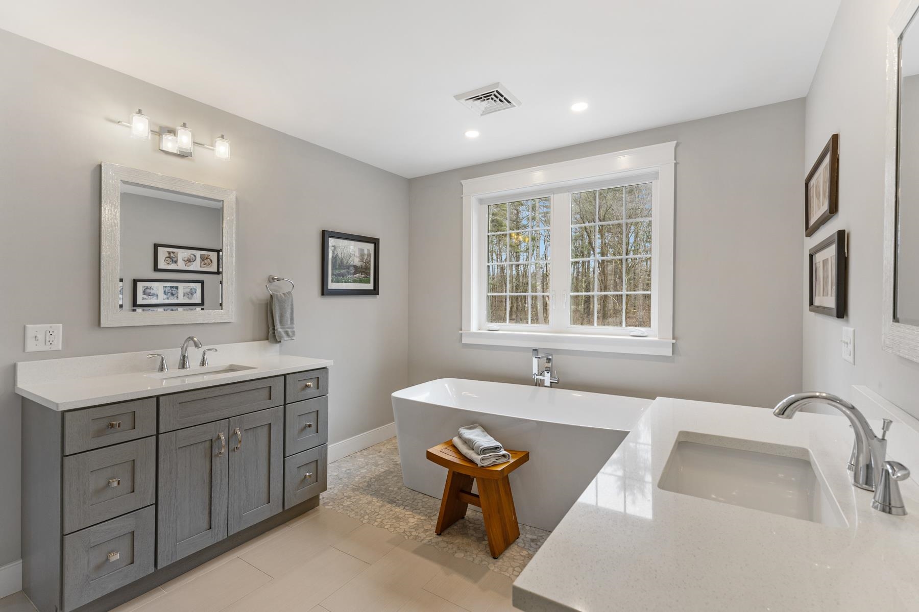 14 Wiggin Way, Stratham, NH 03885