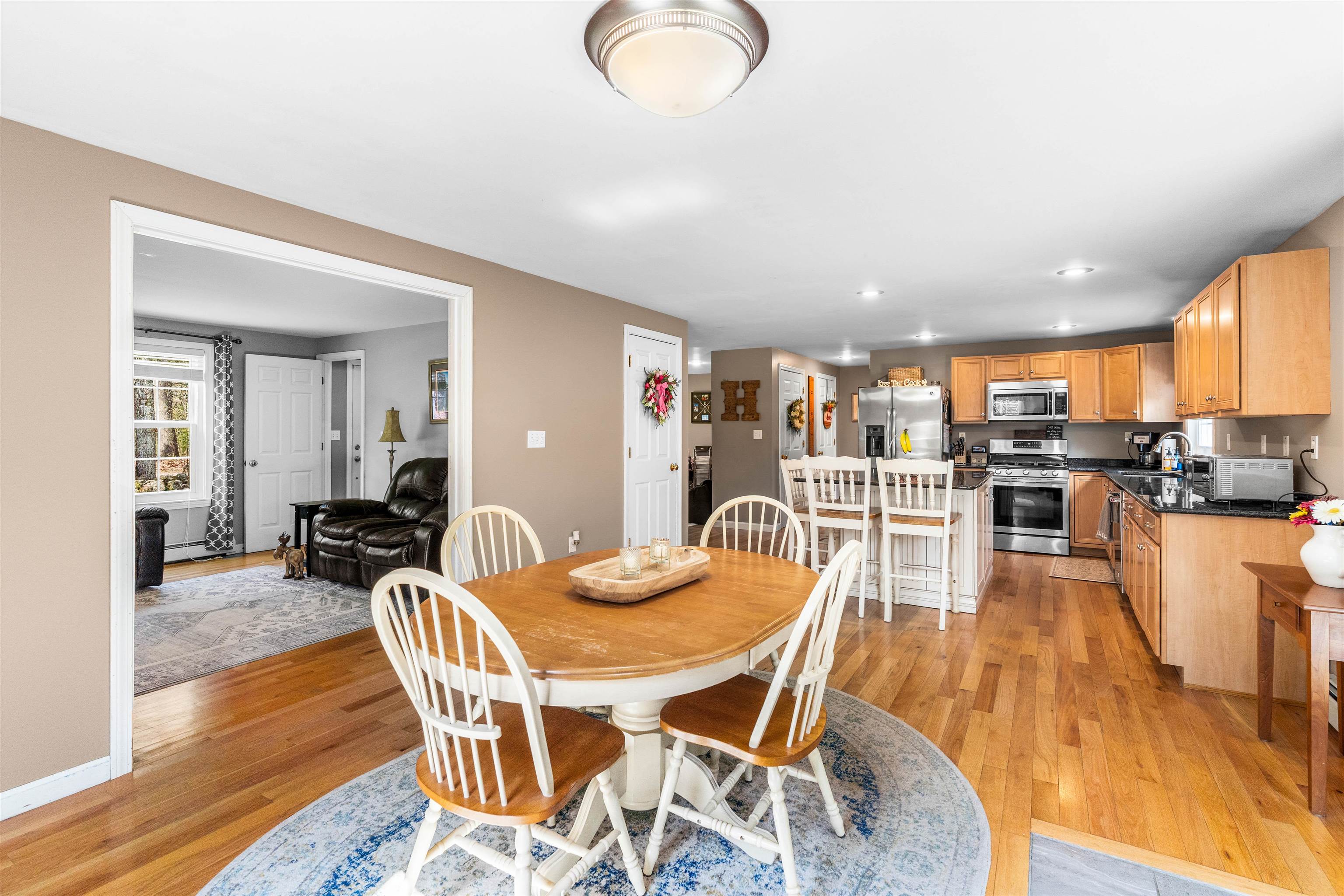 75 Mcdaniel Shore Dr, Barrington, NH 03825