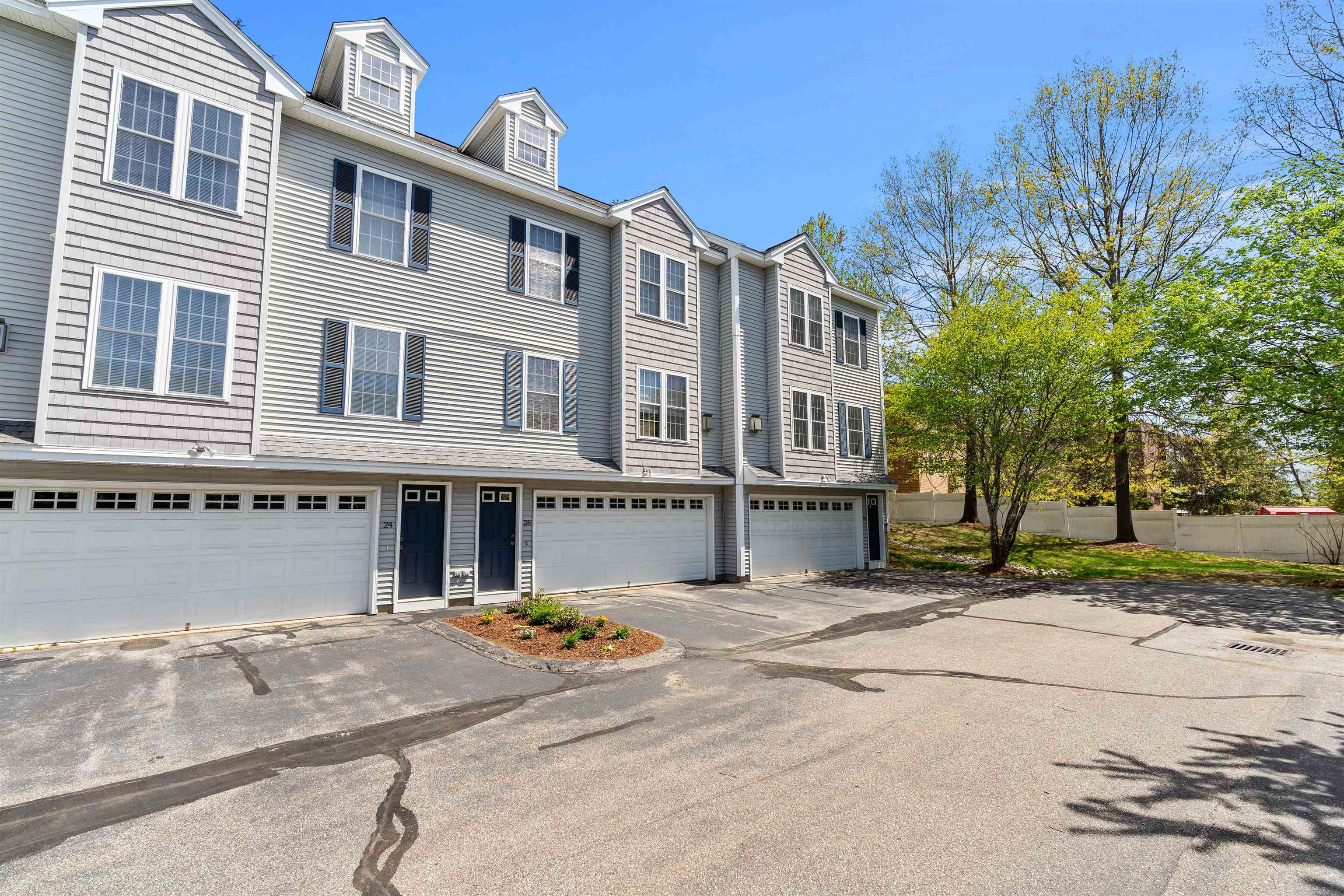 28 Andrew St, Manchester, NH 03104