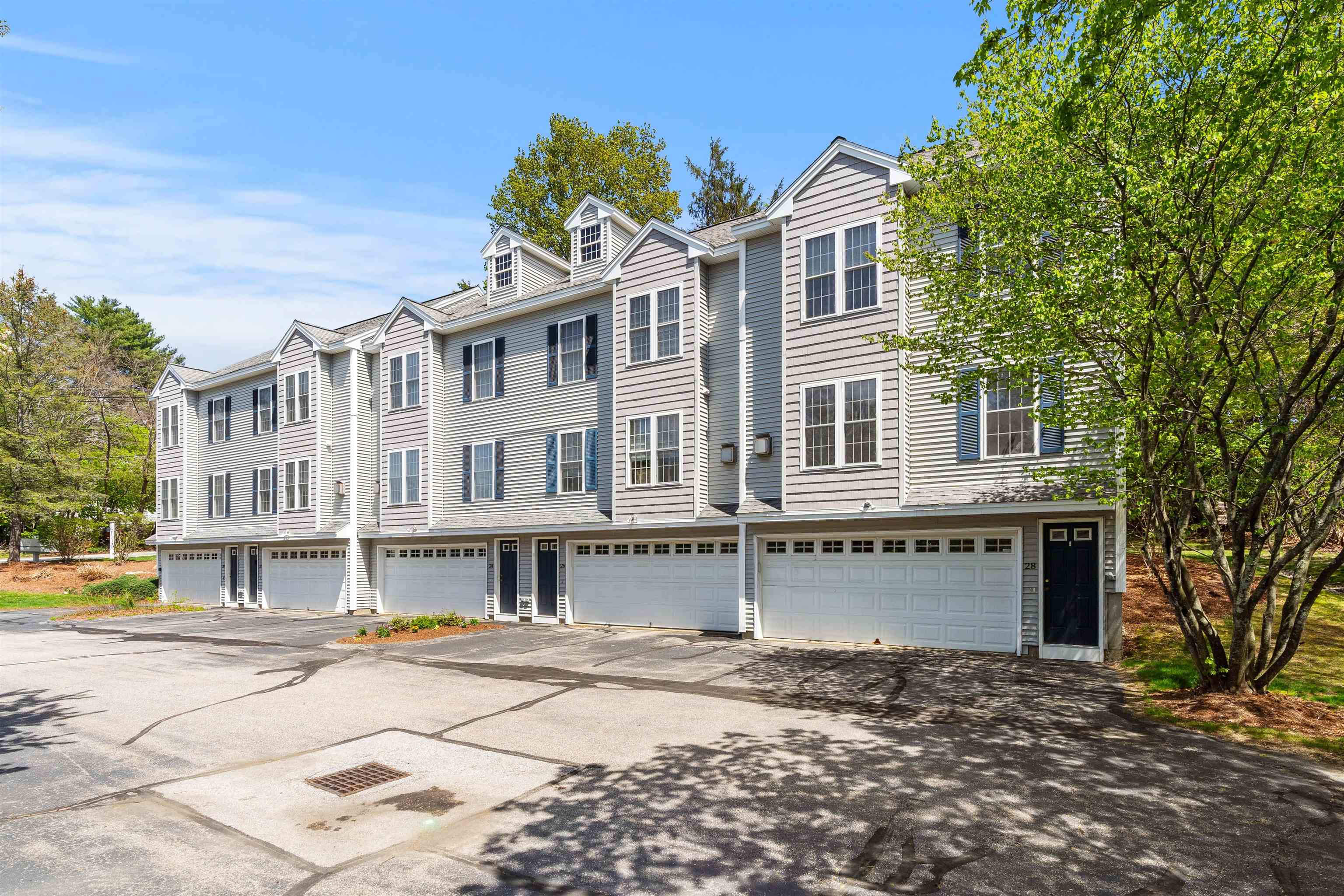 28 Andrew St, Manchester, NH 03104