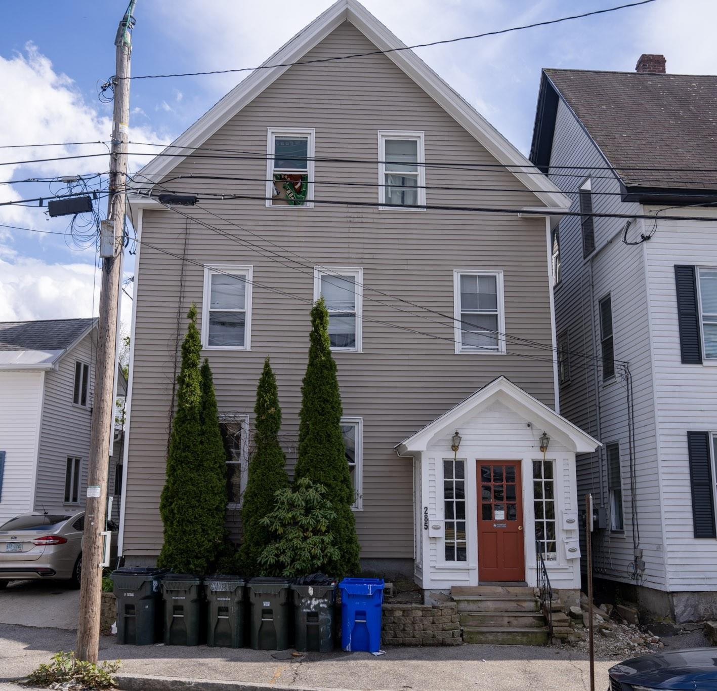 285 E High St, Manchester, NH 03104