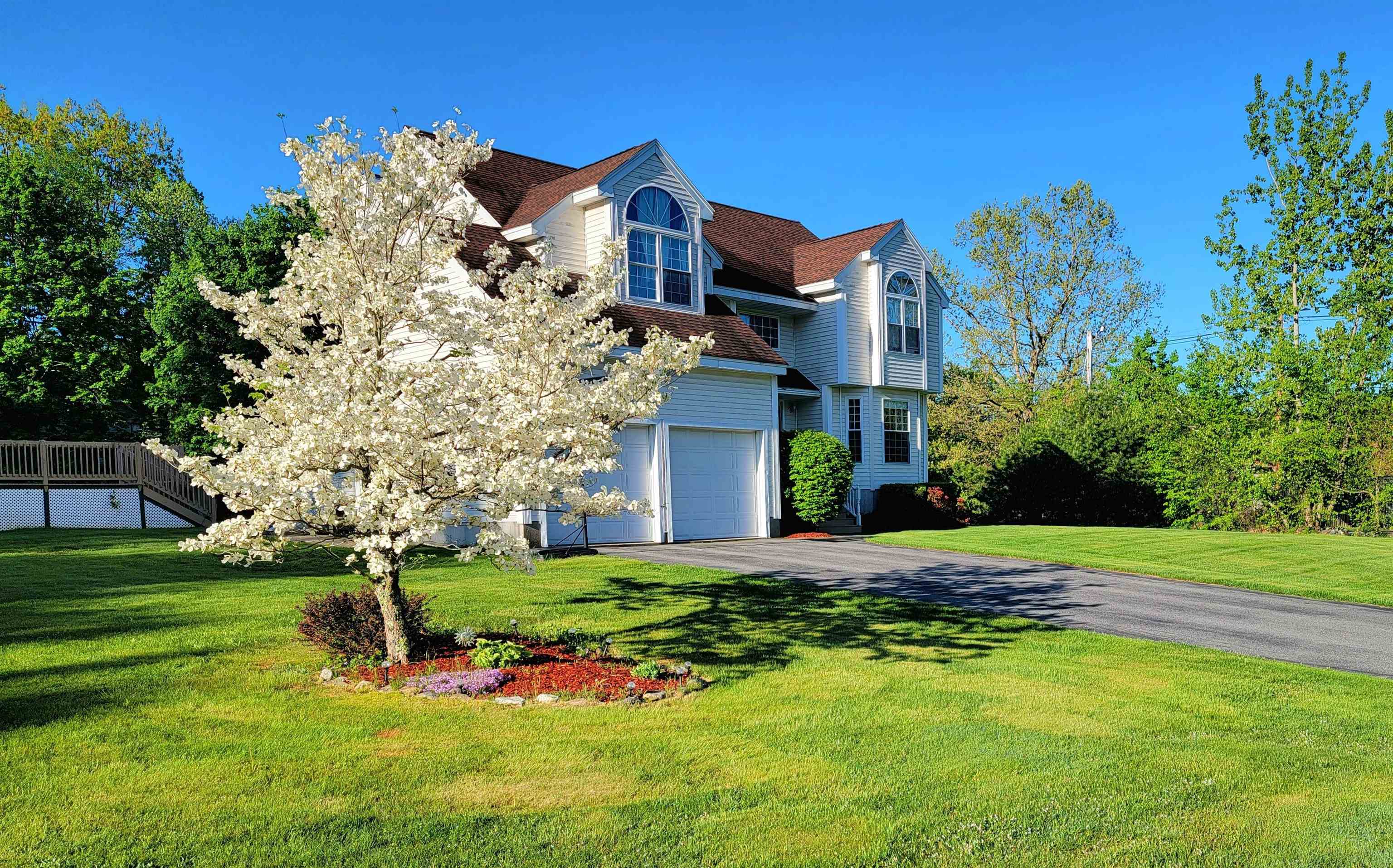 4 Jennifer Dr, Pelham, NH 03076