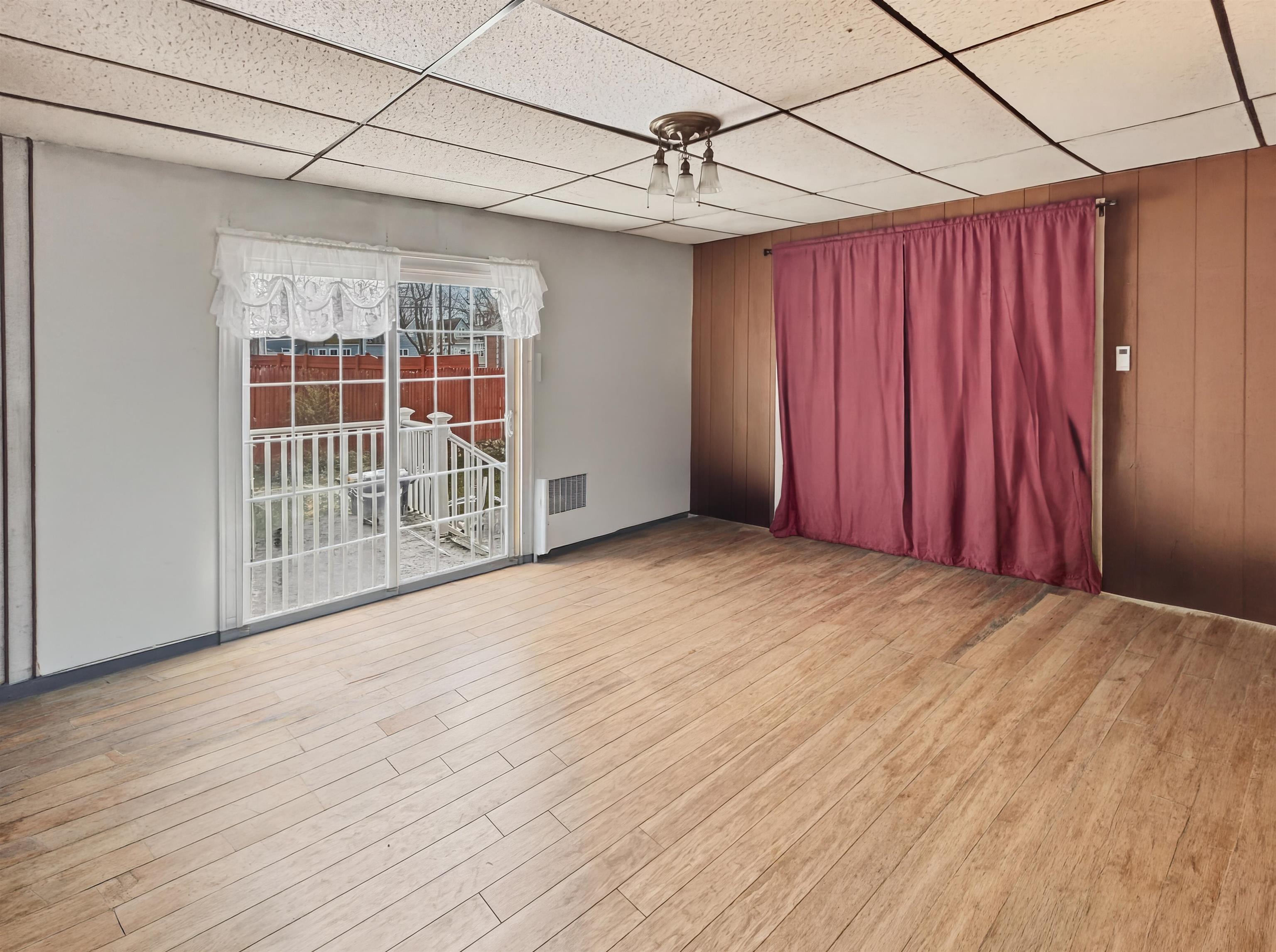 808 Grove St, Manchester, NH 03103