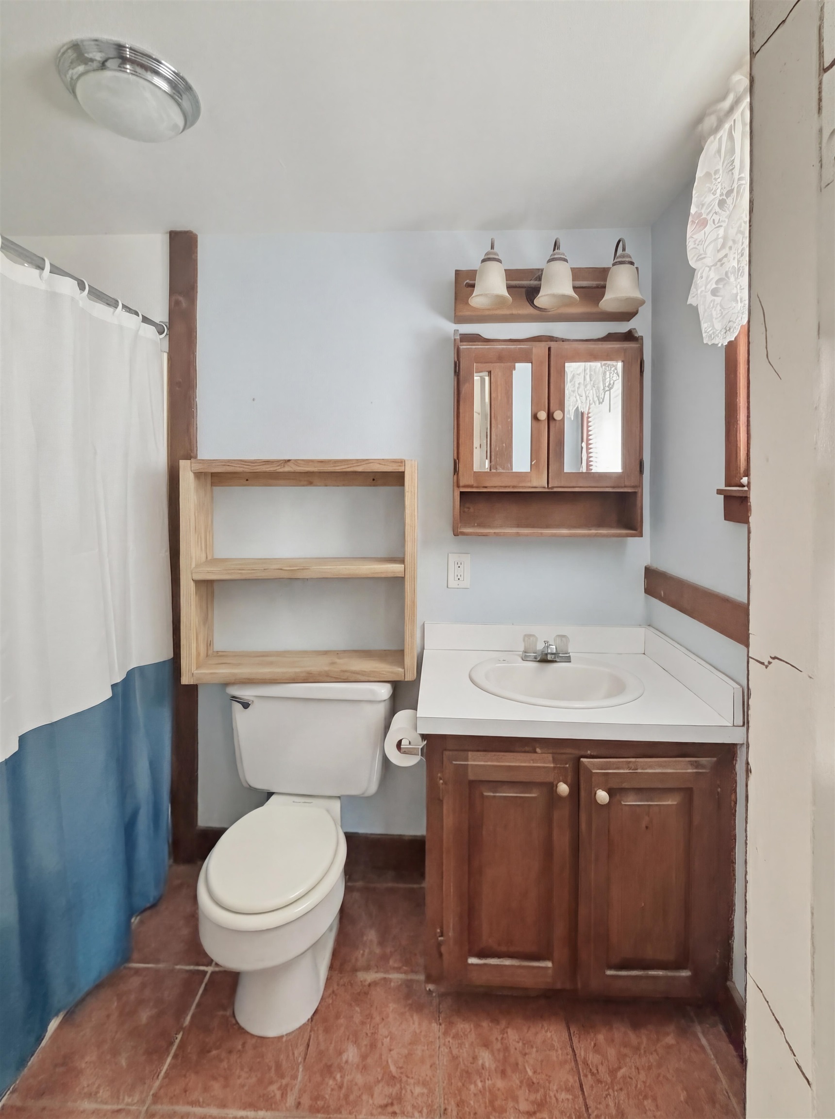 808 Grove St, Manchester, NH 03103