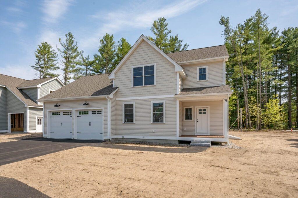 3 Hikers Ln, Nashua, NH 03062