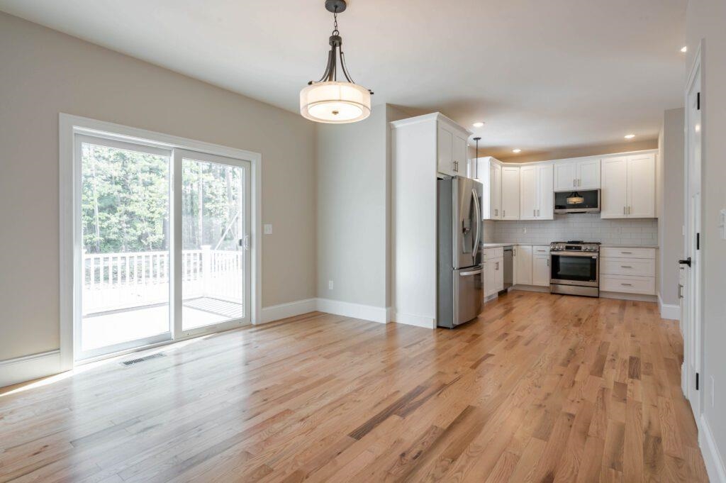 3 Hikers Ln, Nashua, NH 03062