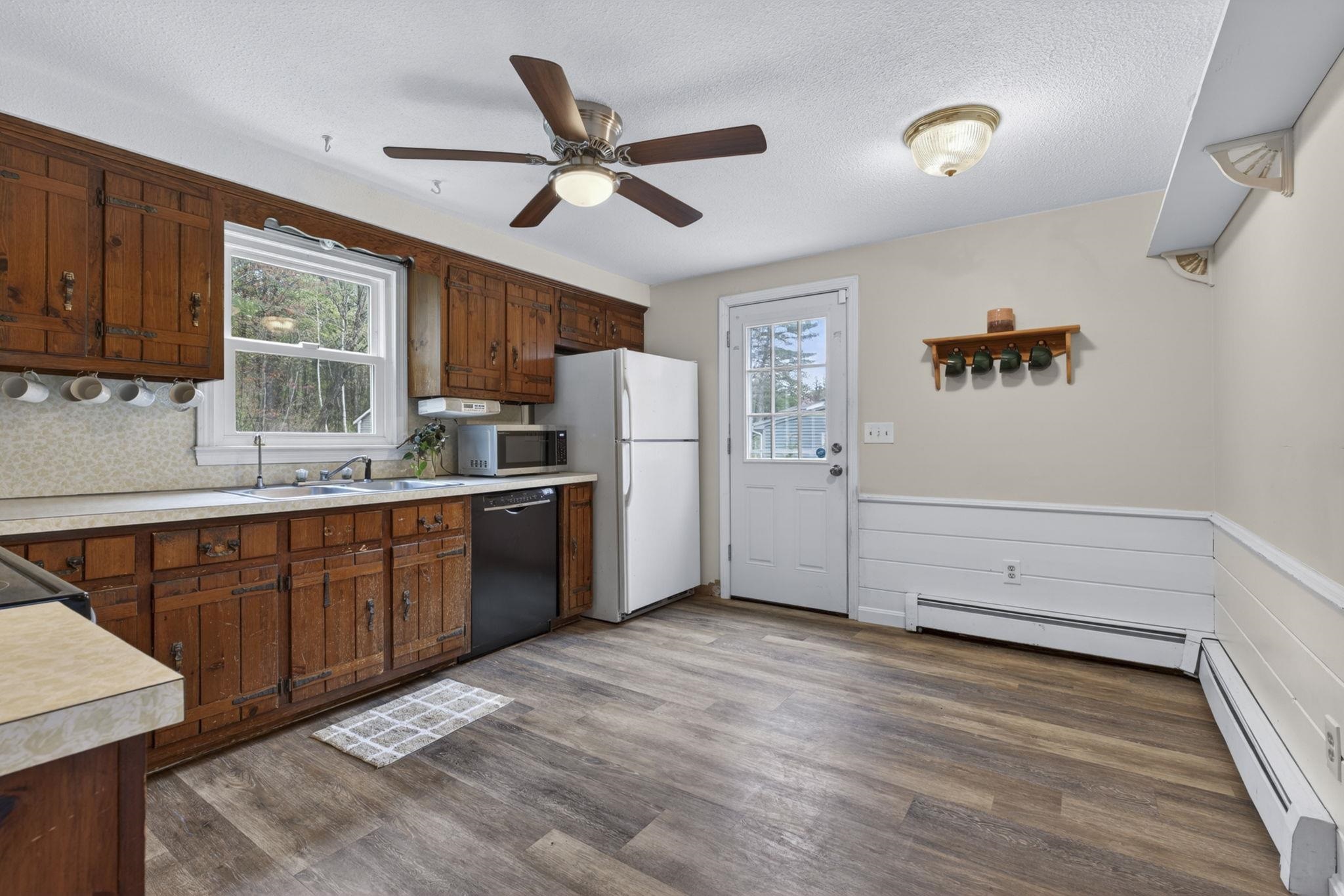 172 Warner Hill Rd, Derry, NH 03038