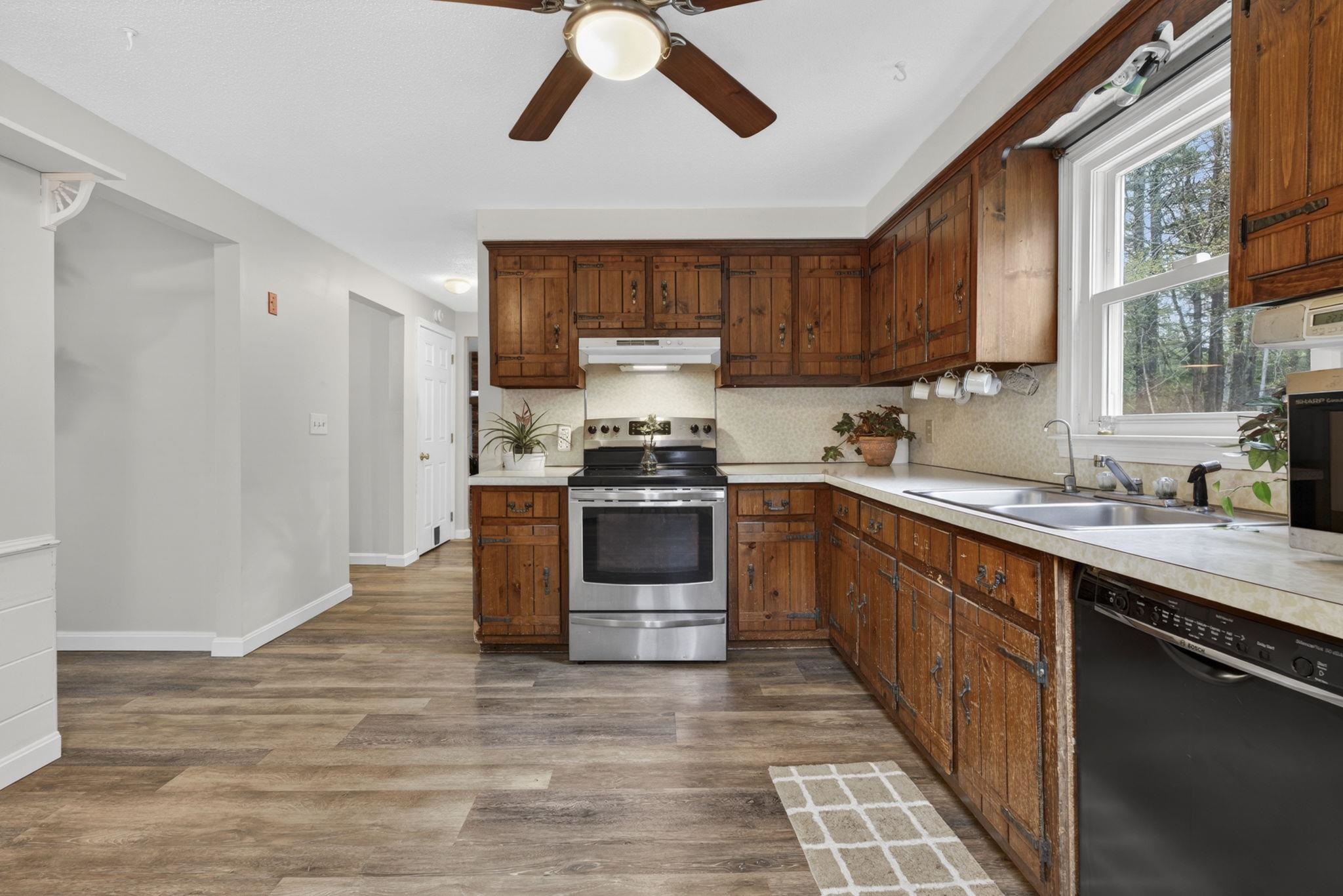 172 Warner Hill Rd, Derry, NH 03038